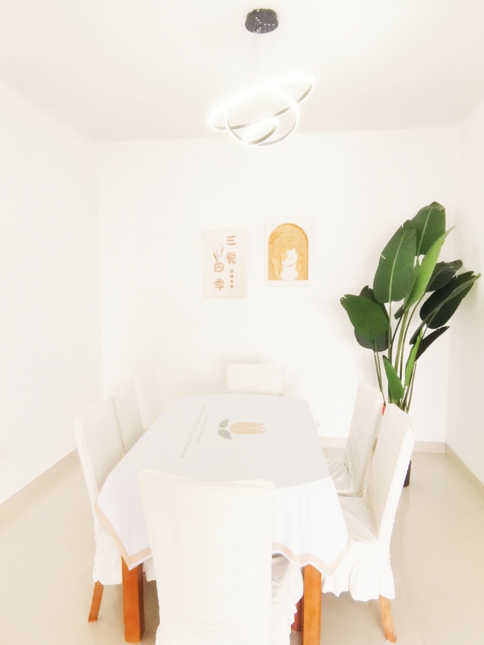 长和广场 3室2厅2卫 2500.0元/月 长和广场 3室2厅2卫 2500.0元/月室内图