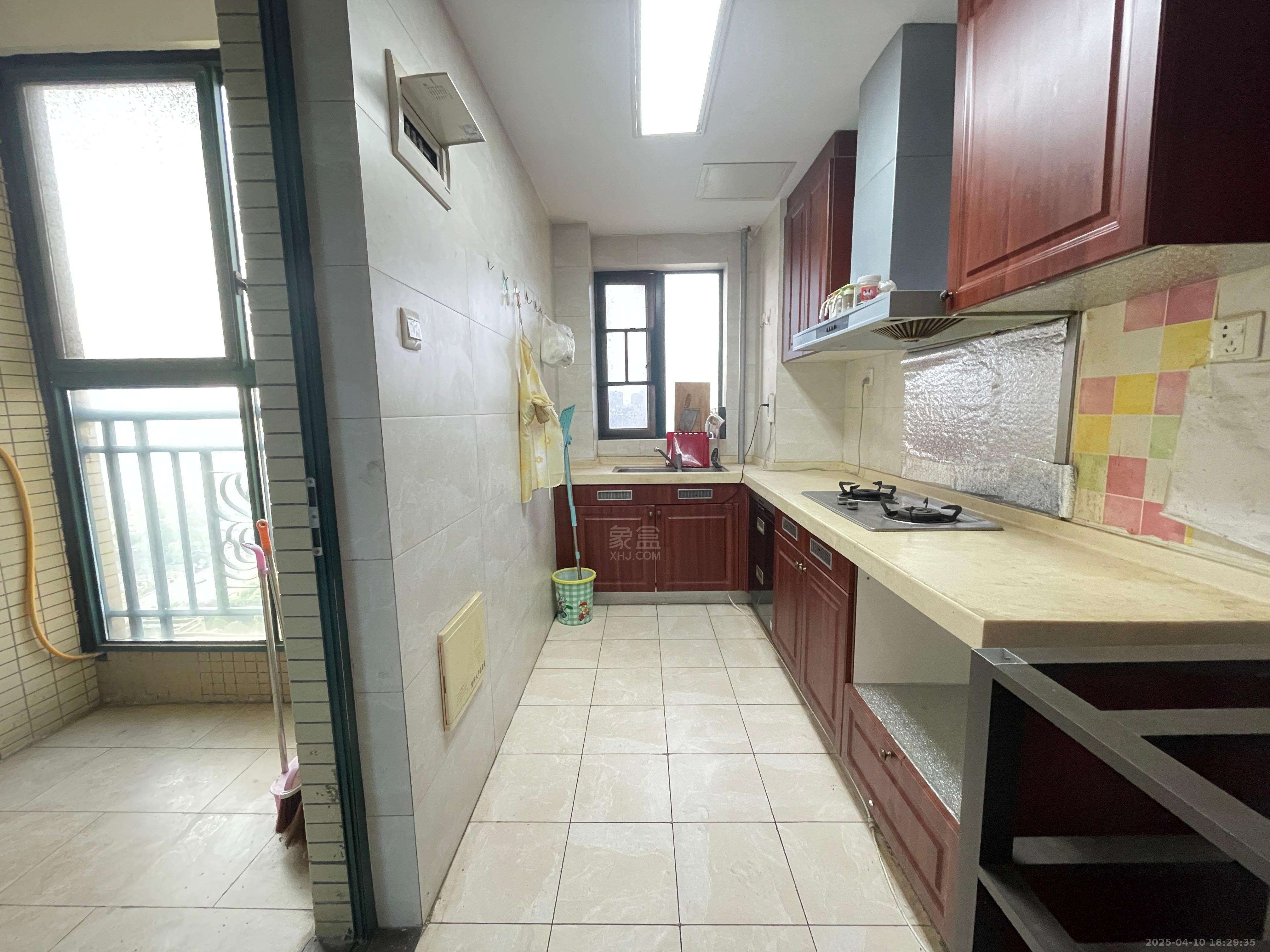 株洲恒大名都  3室2厅2卫    1800.0元/月室内图