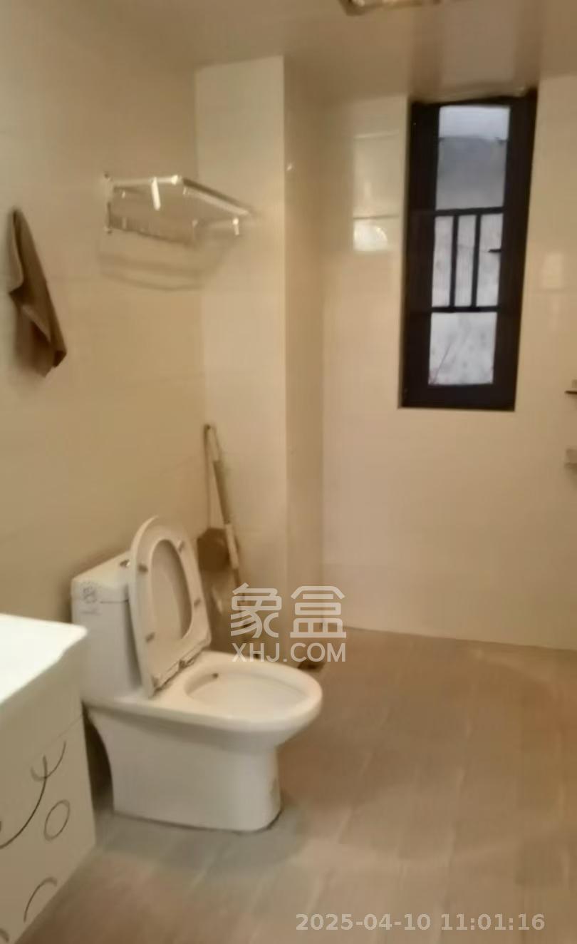 卓越浅水湾  3室2厅2卫   2800.00元/月室内图