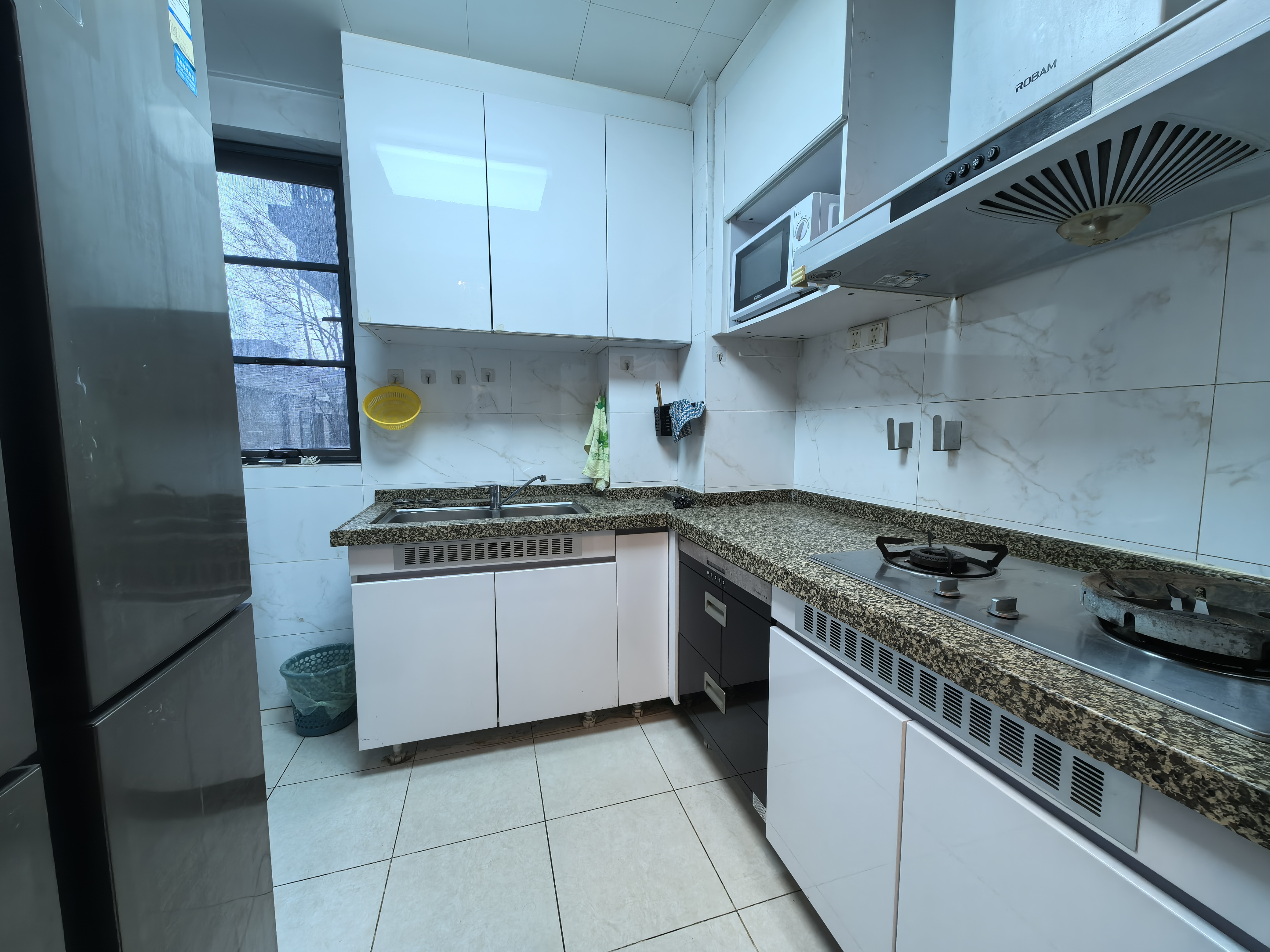 恒大华府 3室2厅1卫 1600.0元/月 恒大华府 3室2厅1卫 1600.0元/月室内图