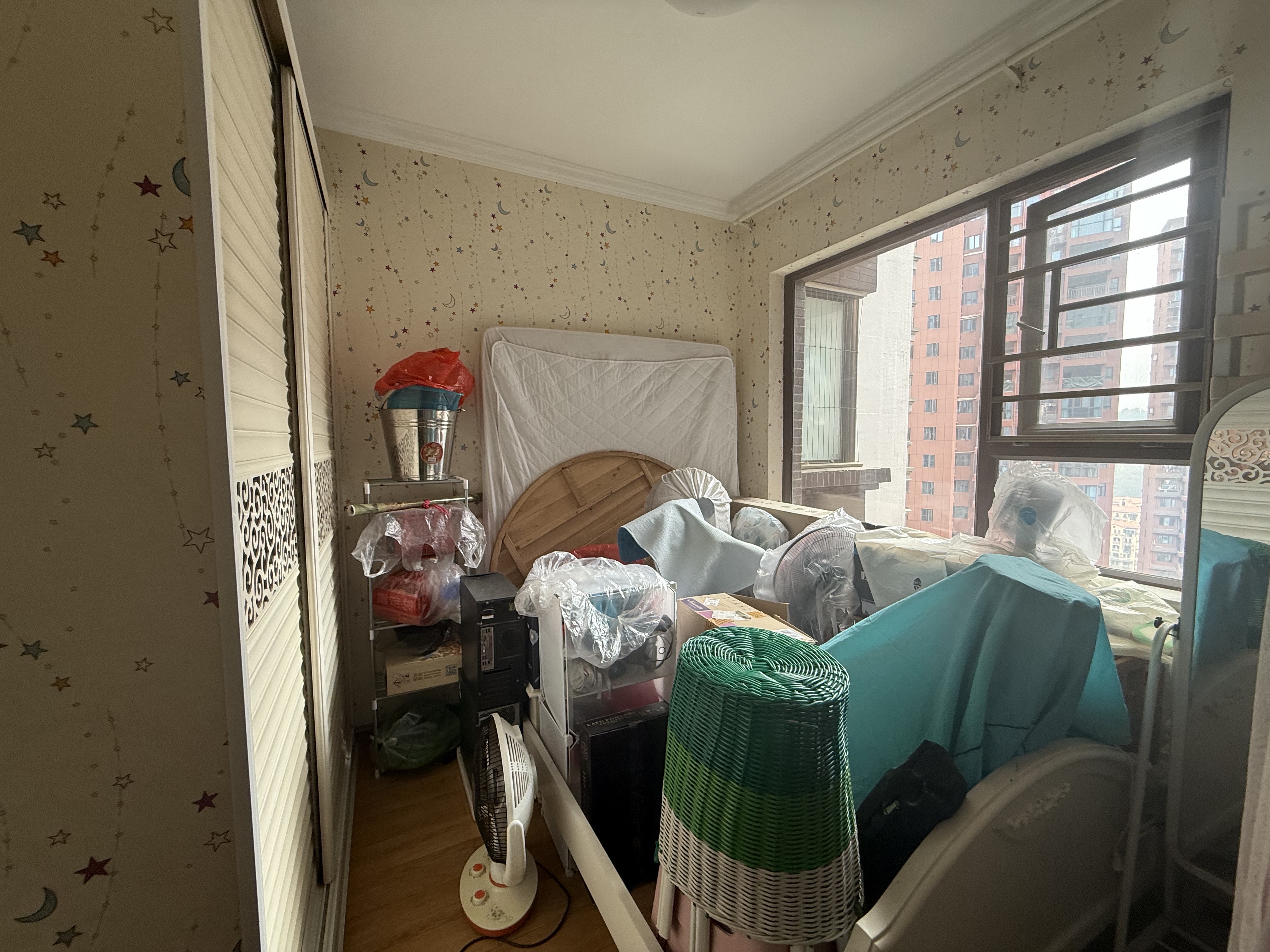 大同芙蓉 4室2厅2卫 92.8万 大同芙蓉 4室2厅2卫 92.8万客厅