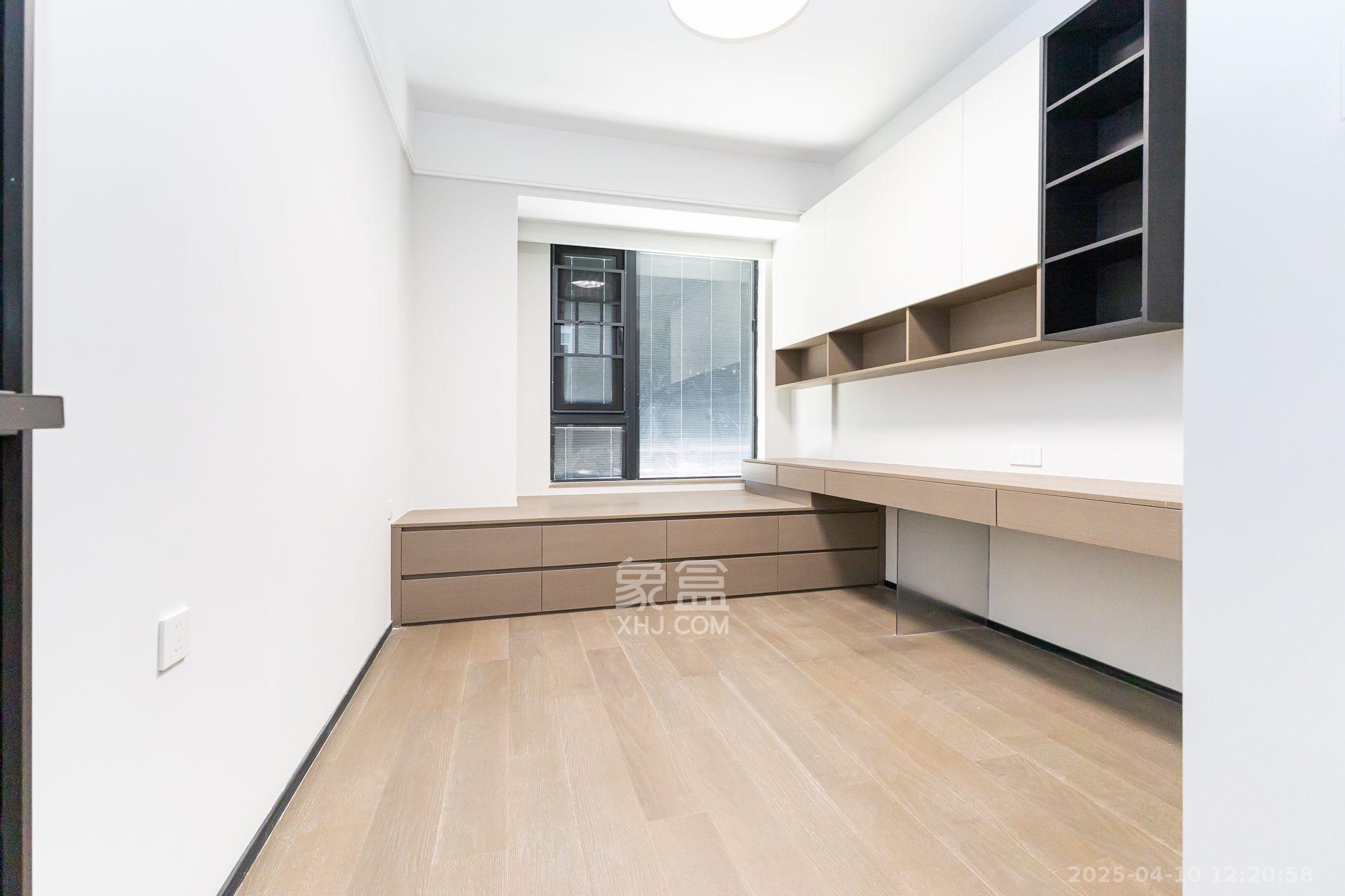 越秀湘江星汇城三期  4室2厅3卫    8500.0元/月 越秀湘江星汇城三期  4室2厅3卫    8500.0元/月室内图