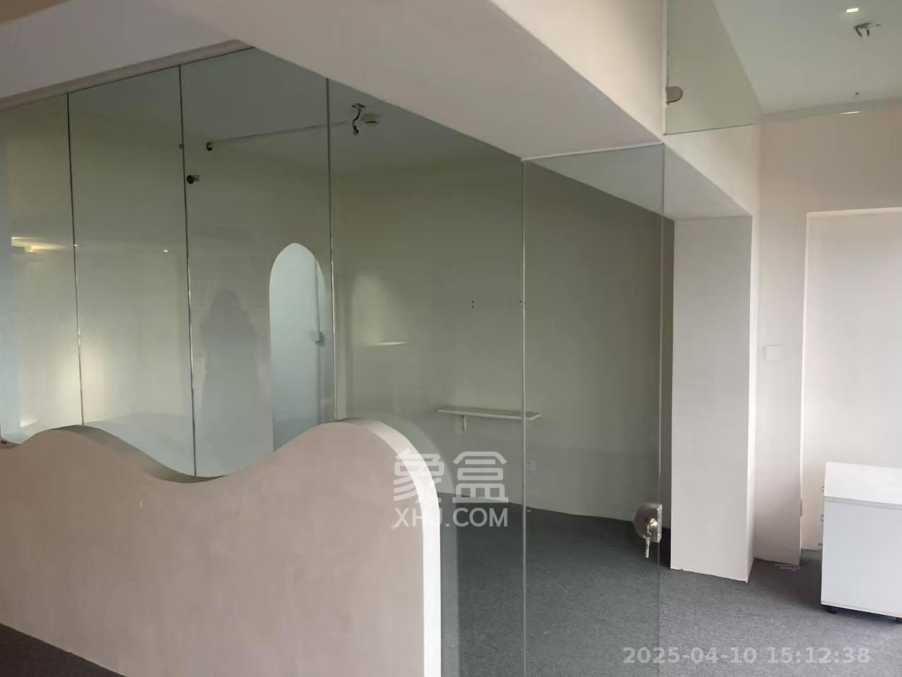 保利国际广场 1室1厅1卫 7800.0元/月 保利国际广场 1室1厅1卫 7800.0元/月室内图