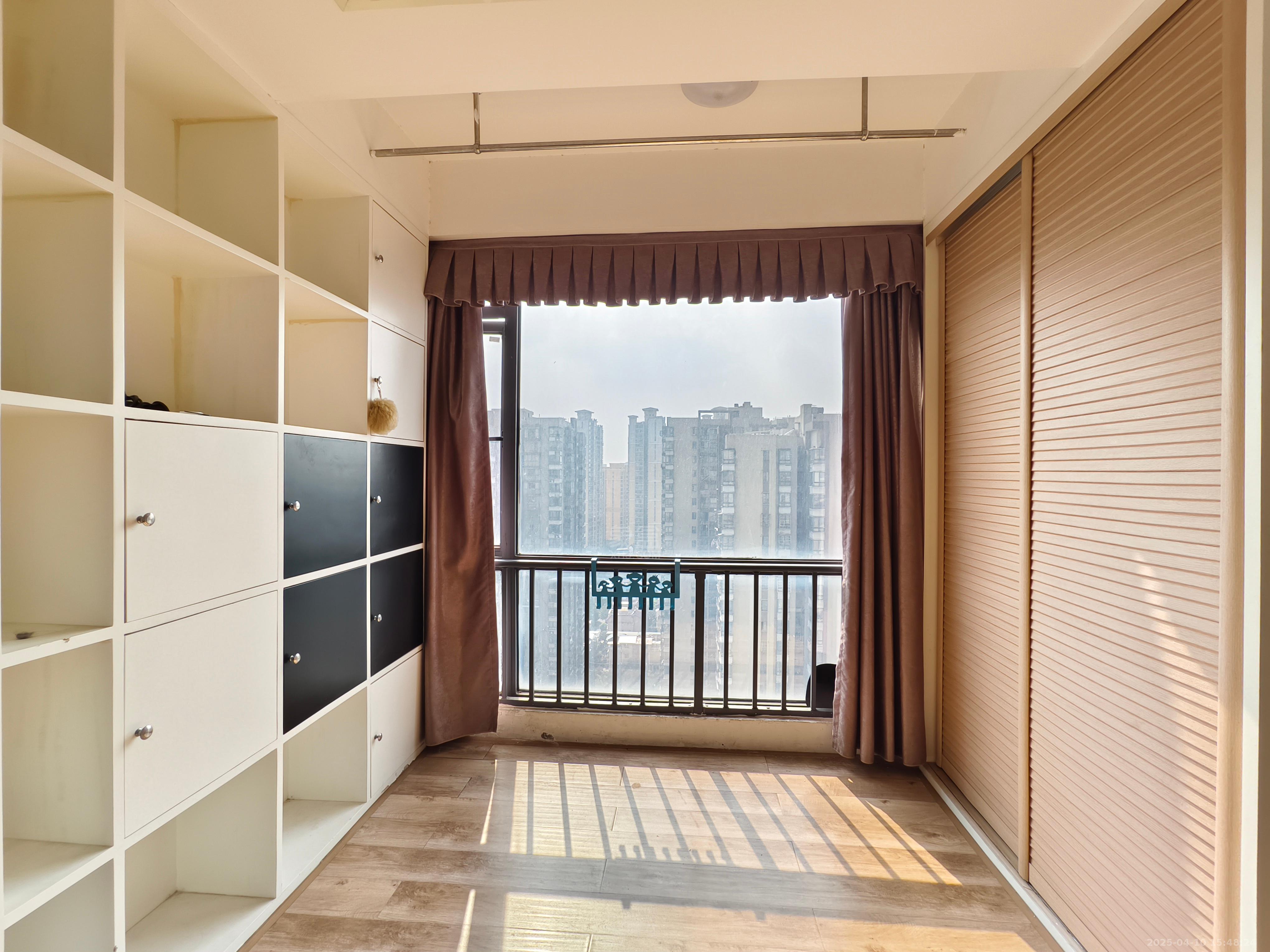 华晨御园 1室1厅1卫 1500.0元/月 华晨御园 1室1厅1卫 1500.0元/月室内图