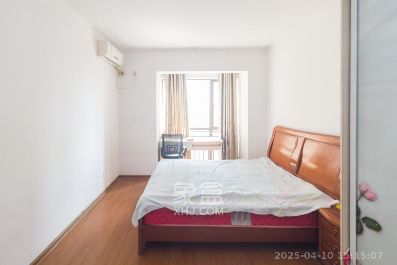 旭辉华庭 3室2厅2卫 1750.0元/月 旭辉华庭 3室2厅2卫 1750.0元/月室内图