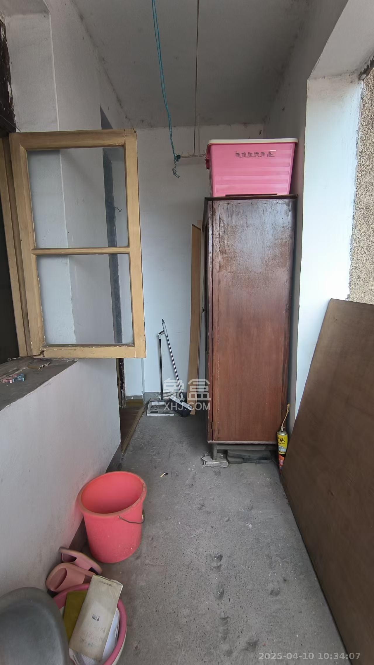 新运公寓  2室1厅1卫   1800.00元/月室内图