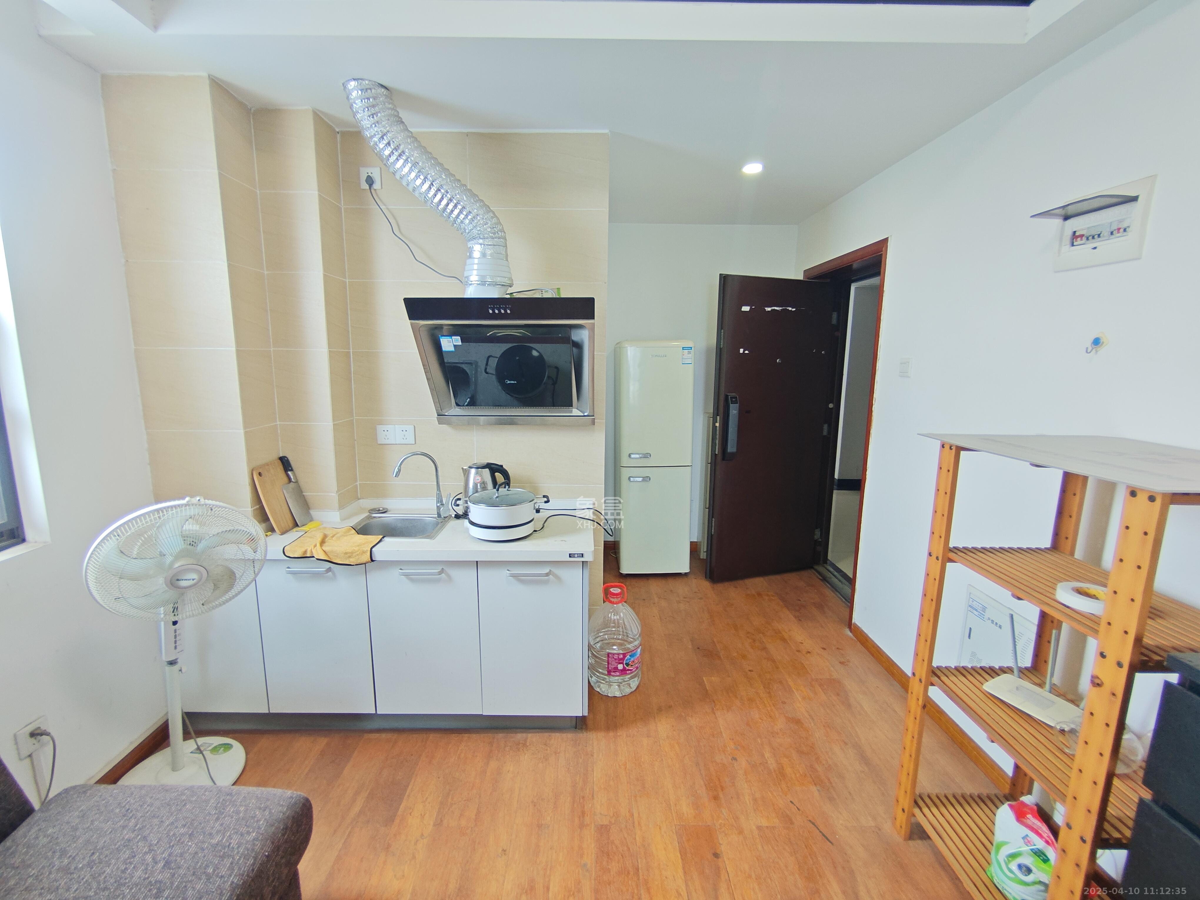 长盛上东区 1室1厅1卫 1600.0元/月 长盛上东区 1室1厅1卫 1600.0元/月室内图