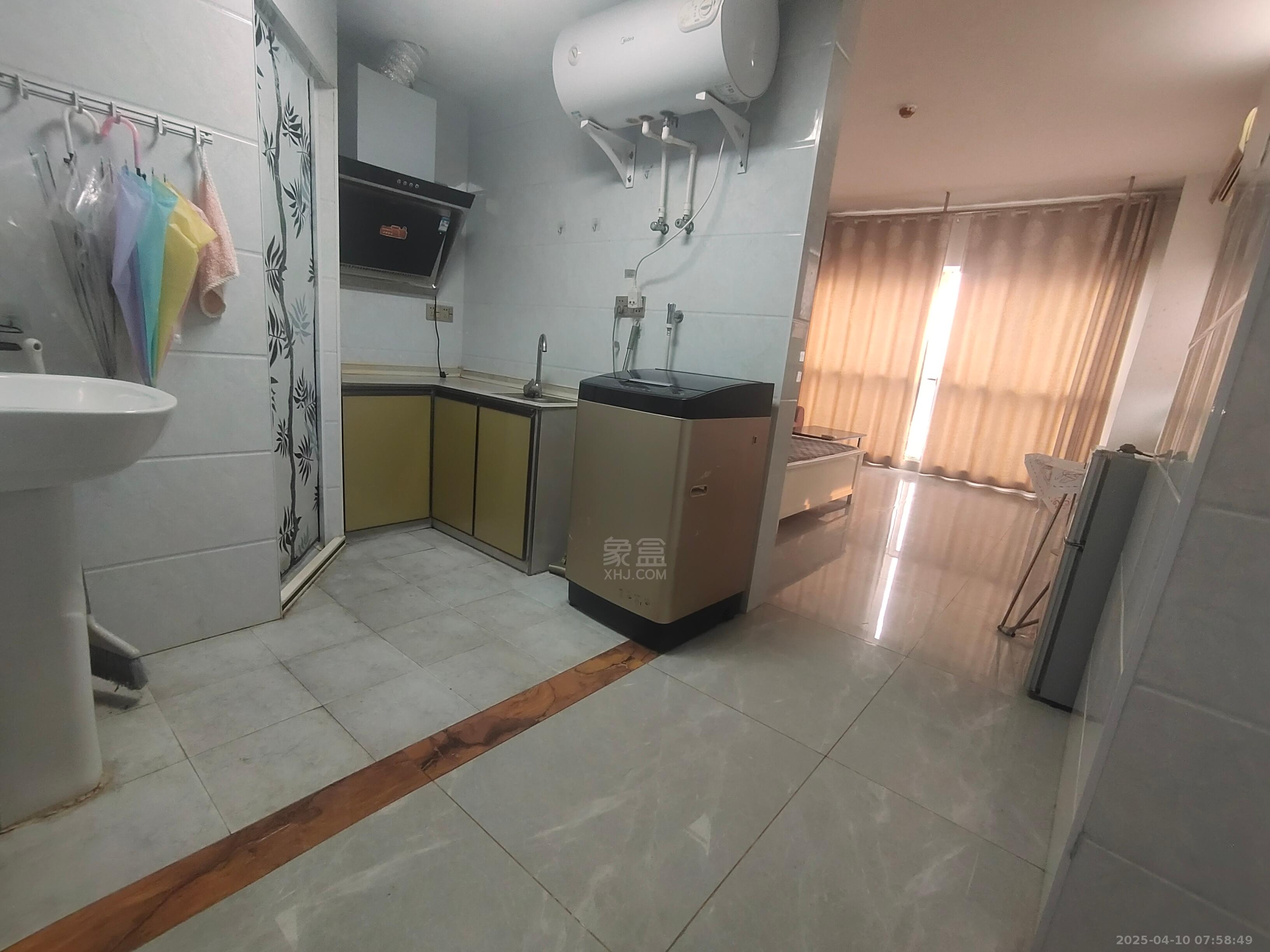 鸿益广场 1室1厅1卫 1100.0元/月 鸿益广场 1室1厅1卫 1100.0元/月室内图