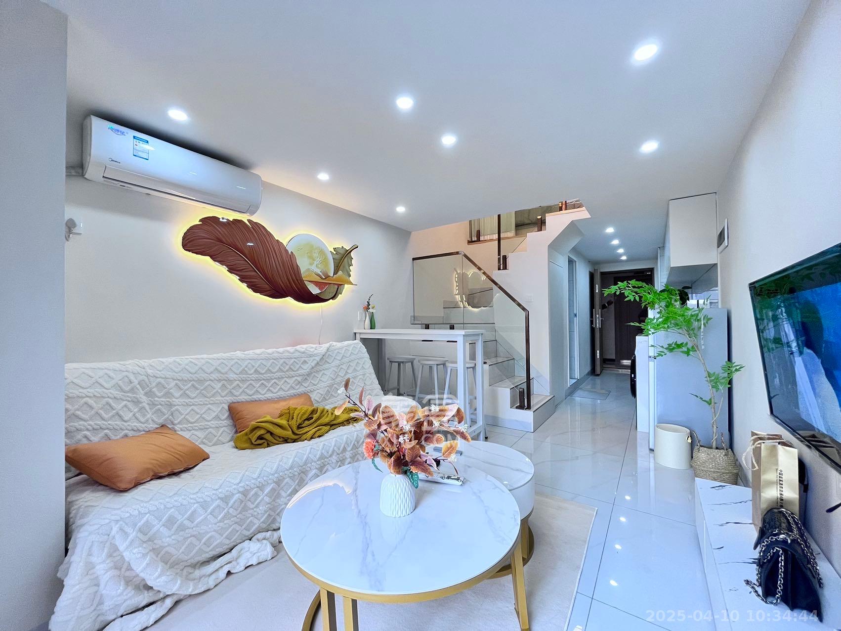 卓越江岸 1室0厅0卫 2600.0元/月 卓越江岸 1室0厅0卫 2600.0元/月室内图