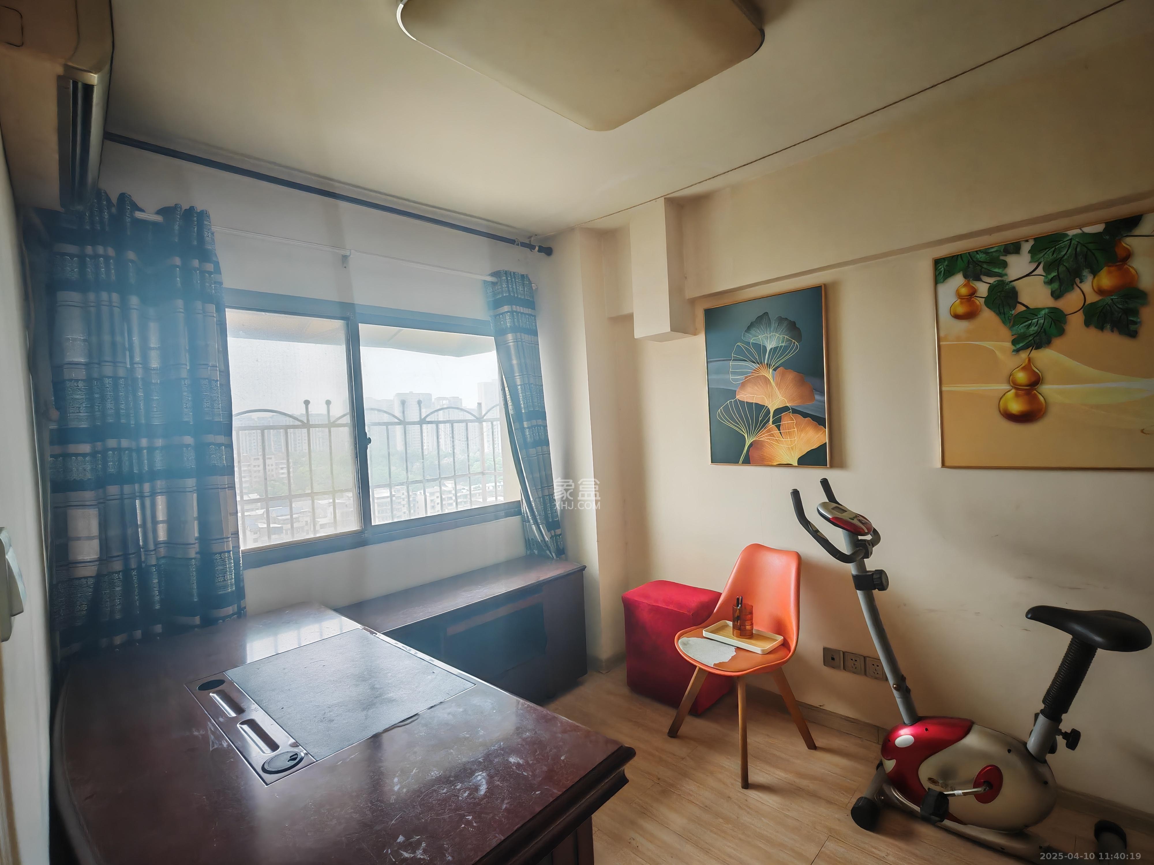 南国嘉苑 5室2厅2卫 3200.0元/月 南国嘉苑 5室2厅2卫 3200.0元/月室内图