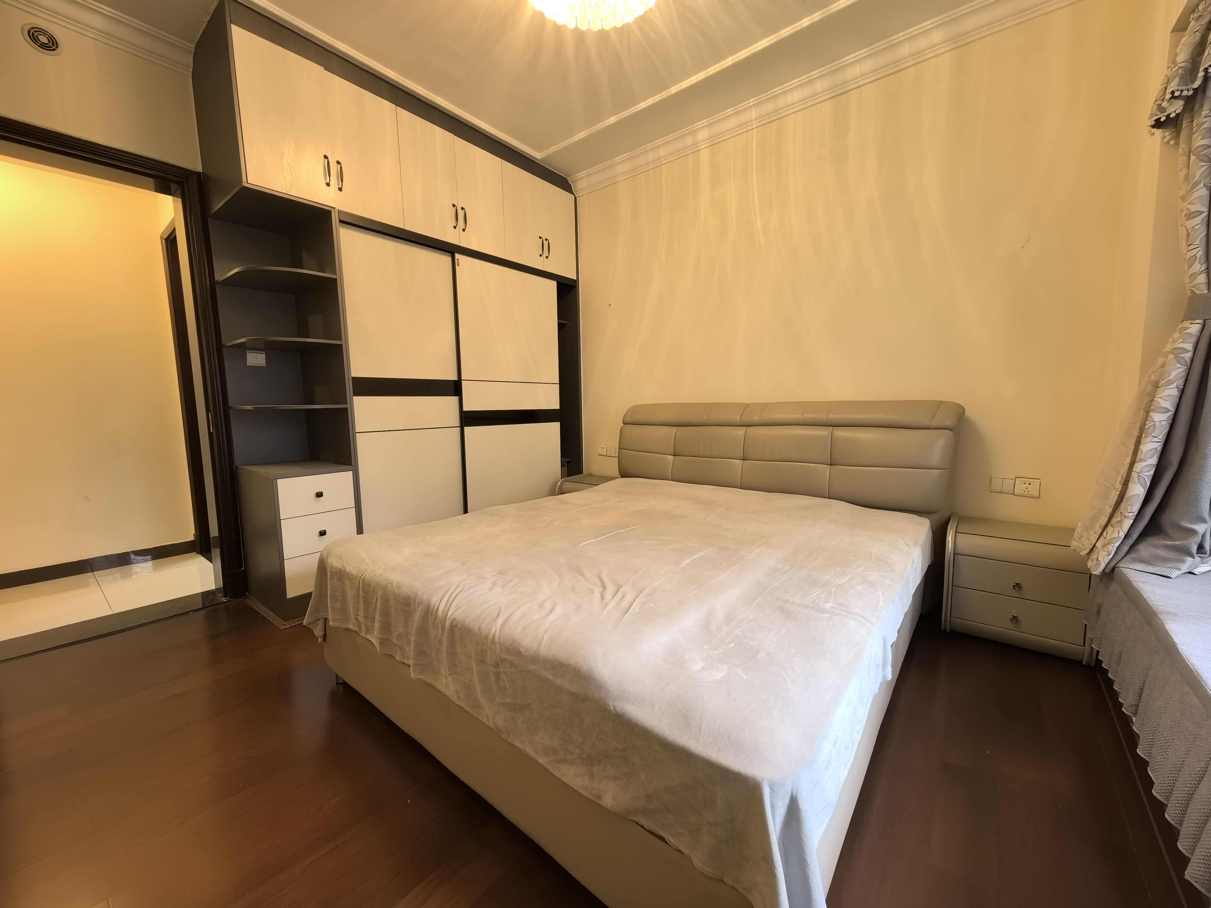 恒大华府 3室2厅1卫 1600.0元/月 恒大华府 3室2厅1卫 1600.0元/月室内图