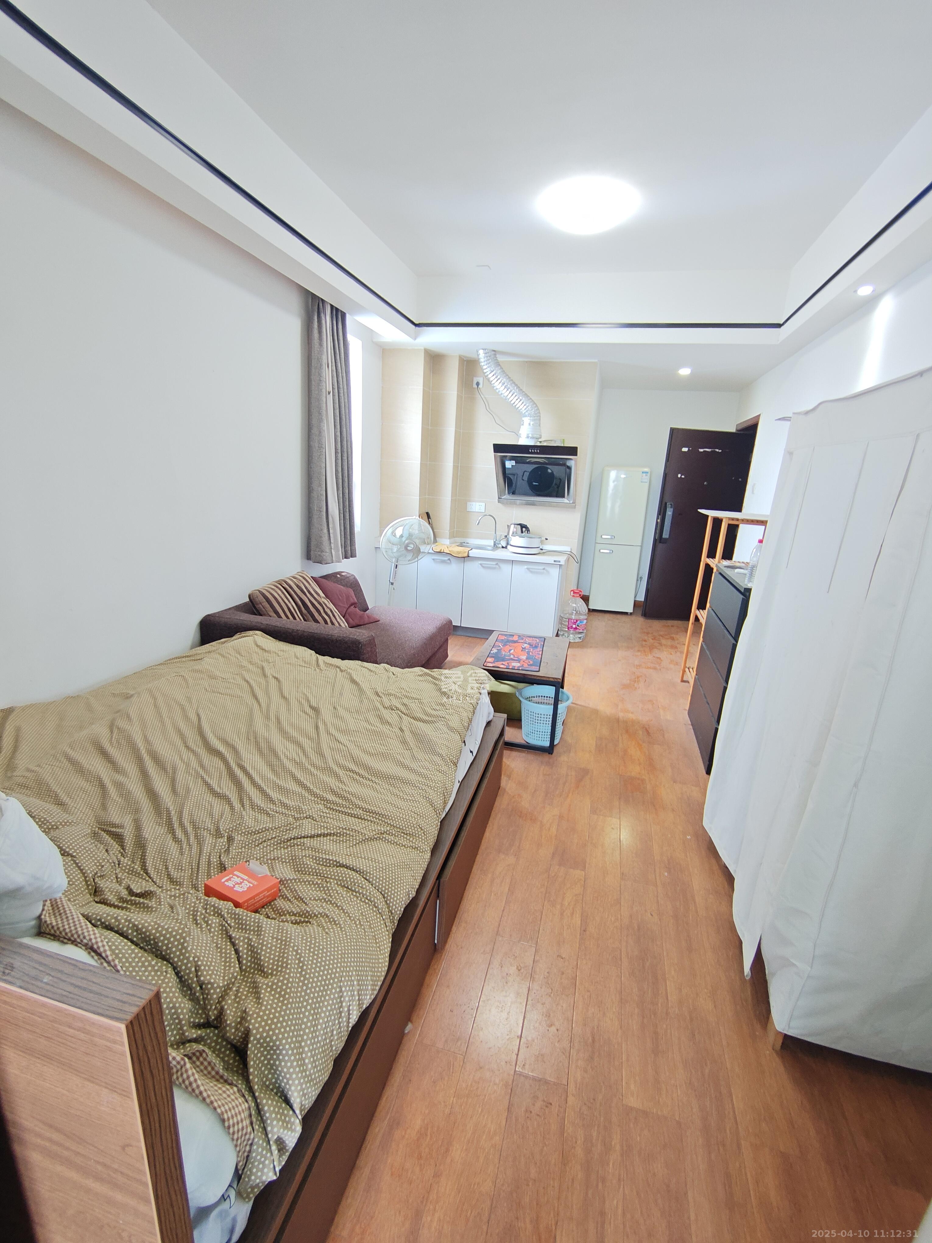 长盛上东区 1室1厅1卫 1600.0元/月 长盛上东区 1室1厅1卫 1600.0元/月室内图