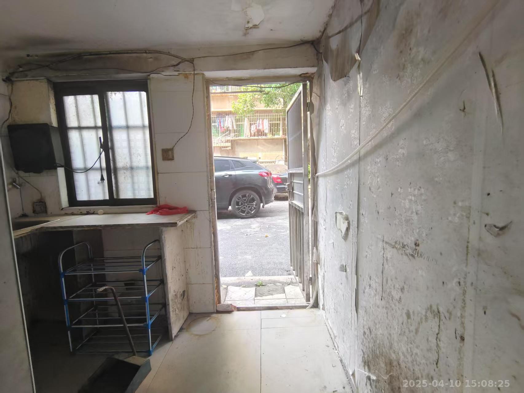 富绅花园 1室1厅1卫 400.0元/月 富绅花园 1室1厅1卫 400.0元/月室内图