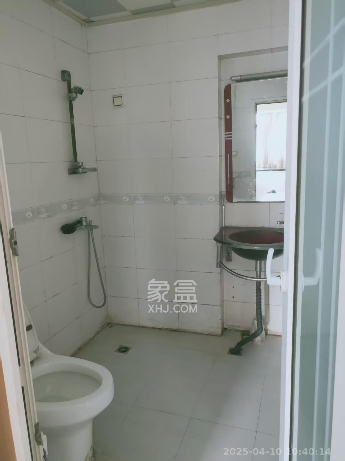 王府井公寓(福源公寓)  3室2厅2卫    4500.0元/月 王府井公寓(福源公寓)  3室2厅2卫    4500.0元/月室内图