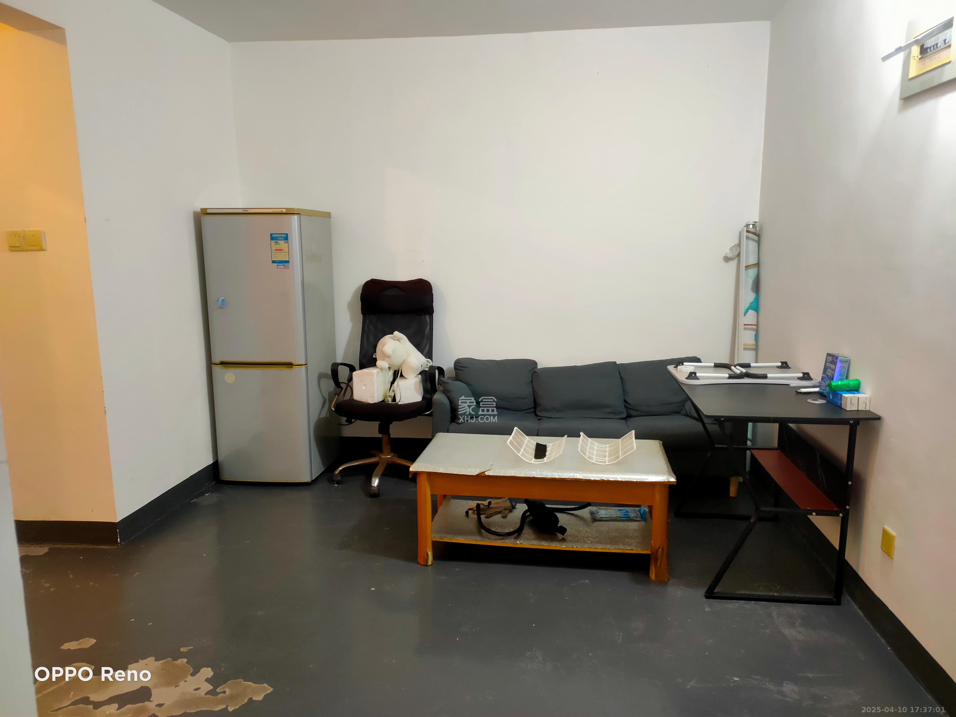 长房凤凰佳园 1室1厅1卫 1400.0元/月 长房凤凰佳园 1室1厅1卫 1400.0元/月室内图