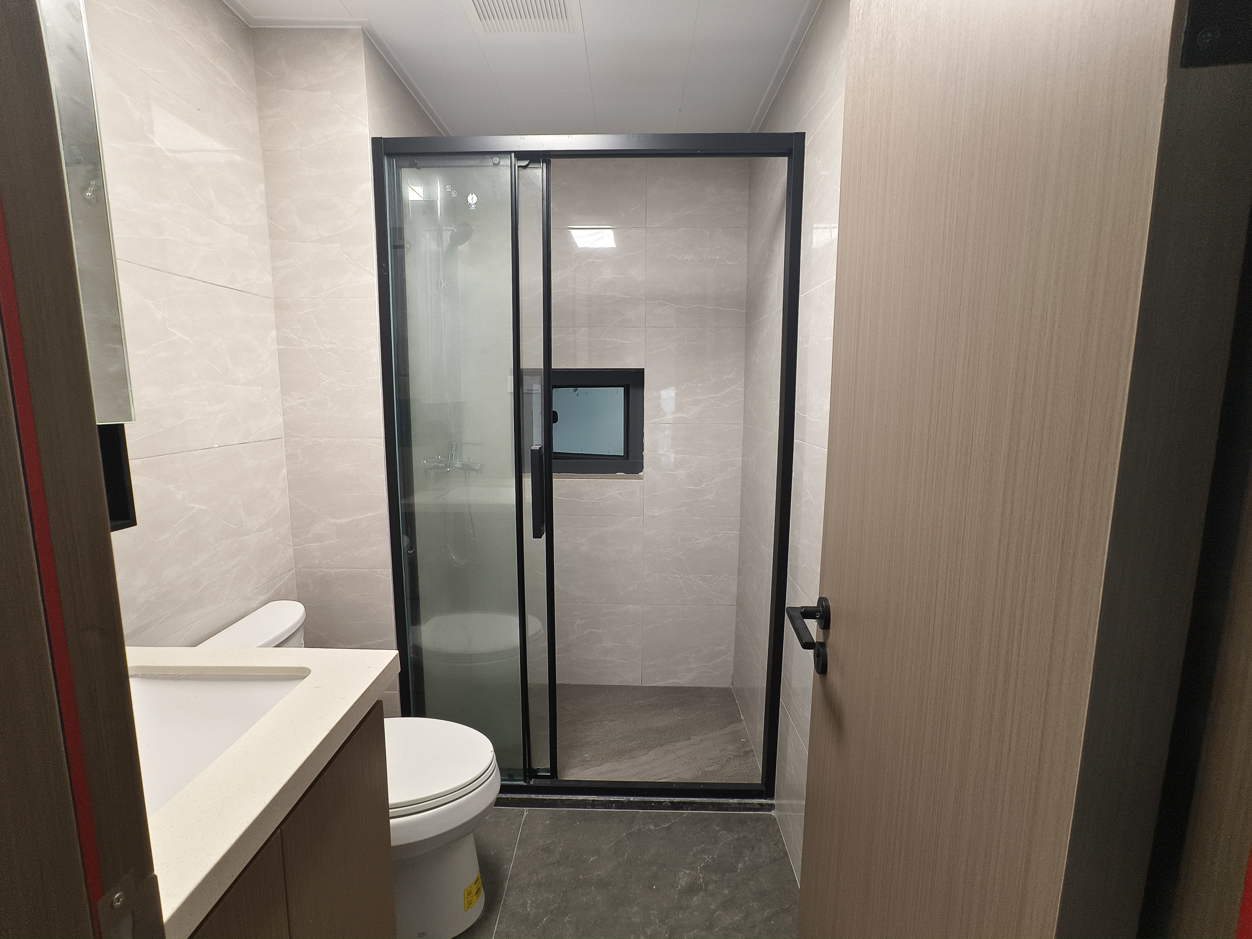 中海汇德里  5室3厅4卫    450.0万 中海汇德里  5室3厅4卫    450.0万客厅