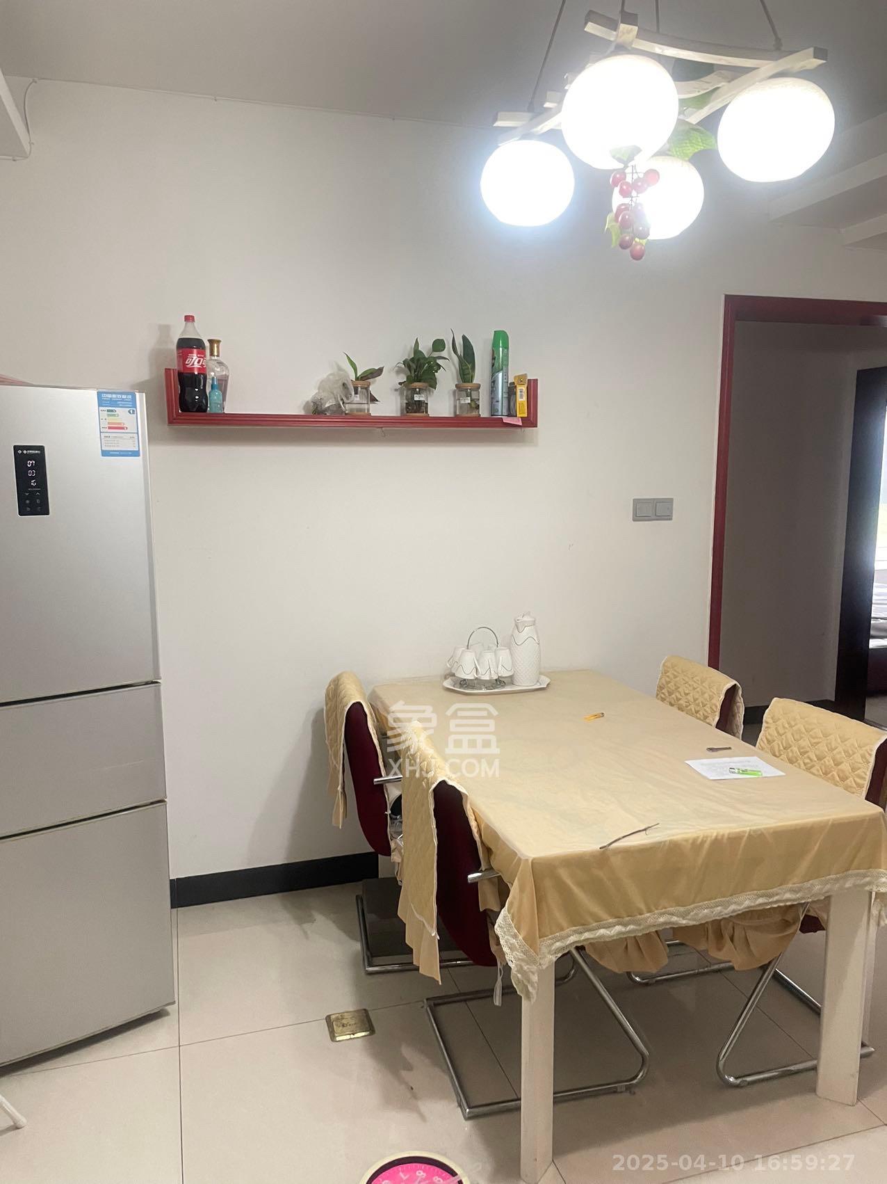 月湖兰庭  2室2厅1卫   2400.00元/月室内图