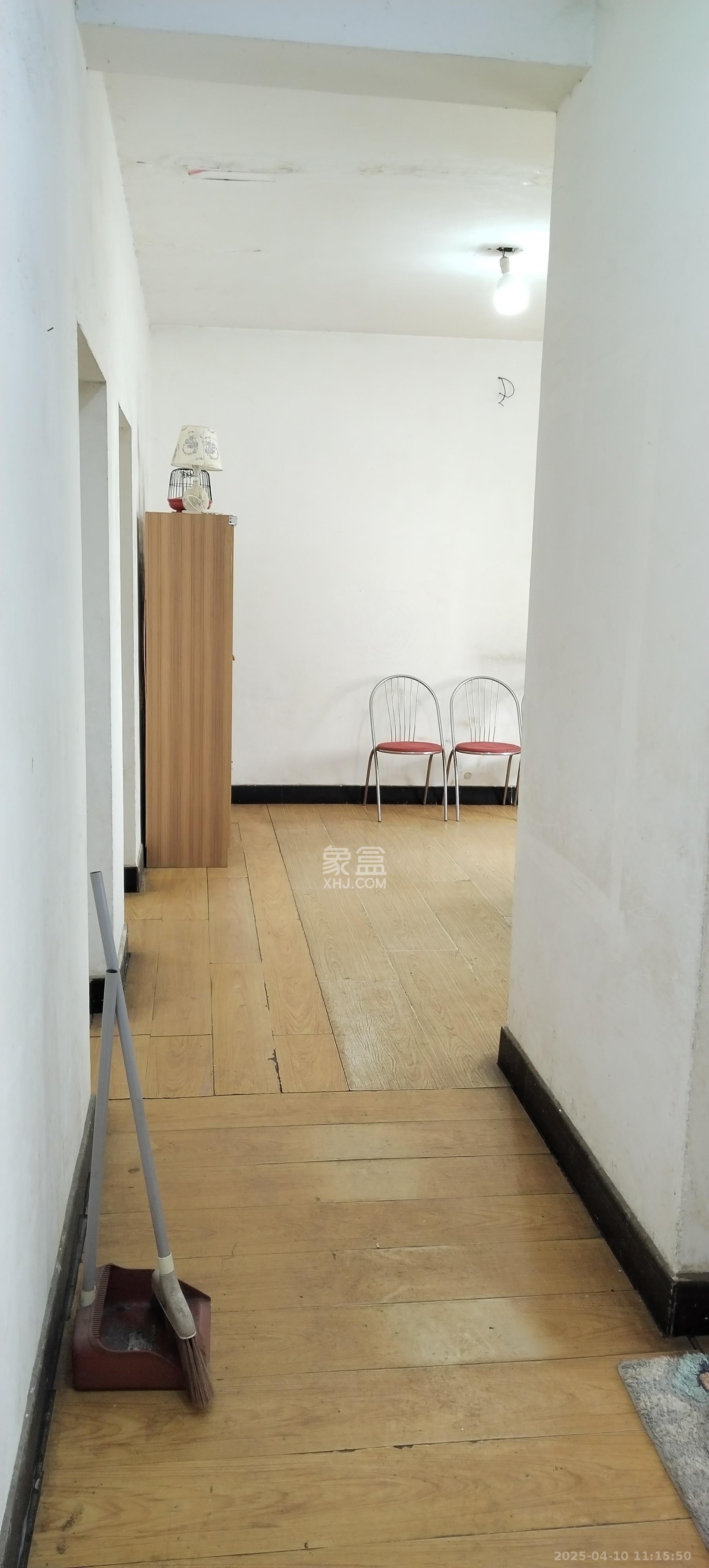 漣源百貨城住宅  2室1廳1衛(wèi)   1100.00元/月室內(nèi)圖