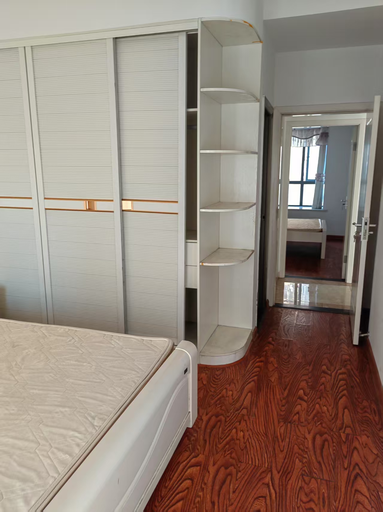 万豪城市花园  3室2厅2卫    2300.0元/月室内图