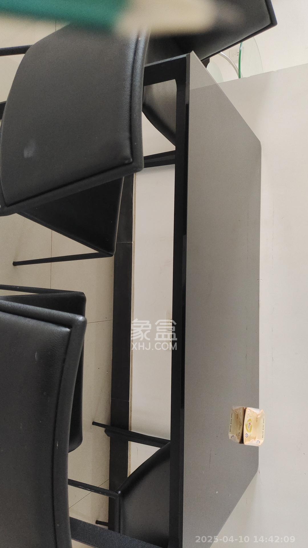 鄱阳小区 1室2厅1卫 1900.0元/月 鄱阳小区 1室2厅1卫 1900.0元/月室内图