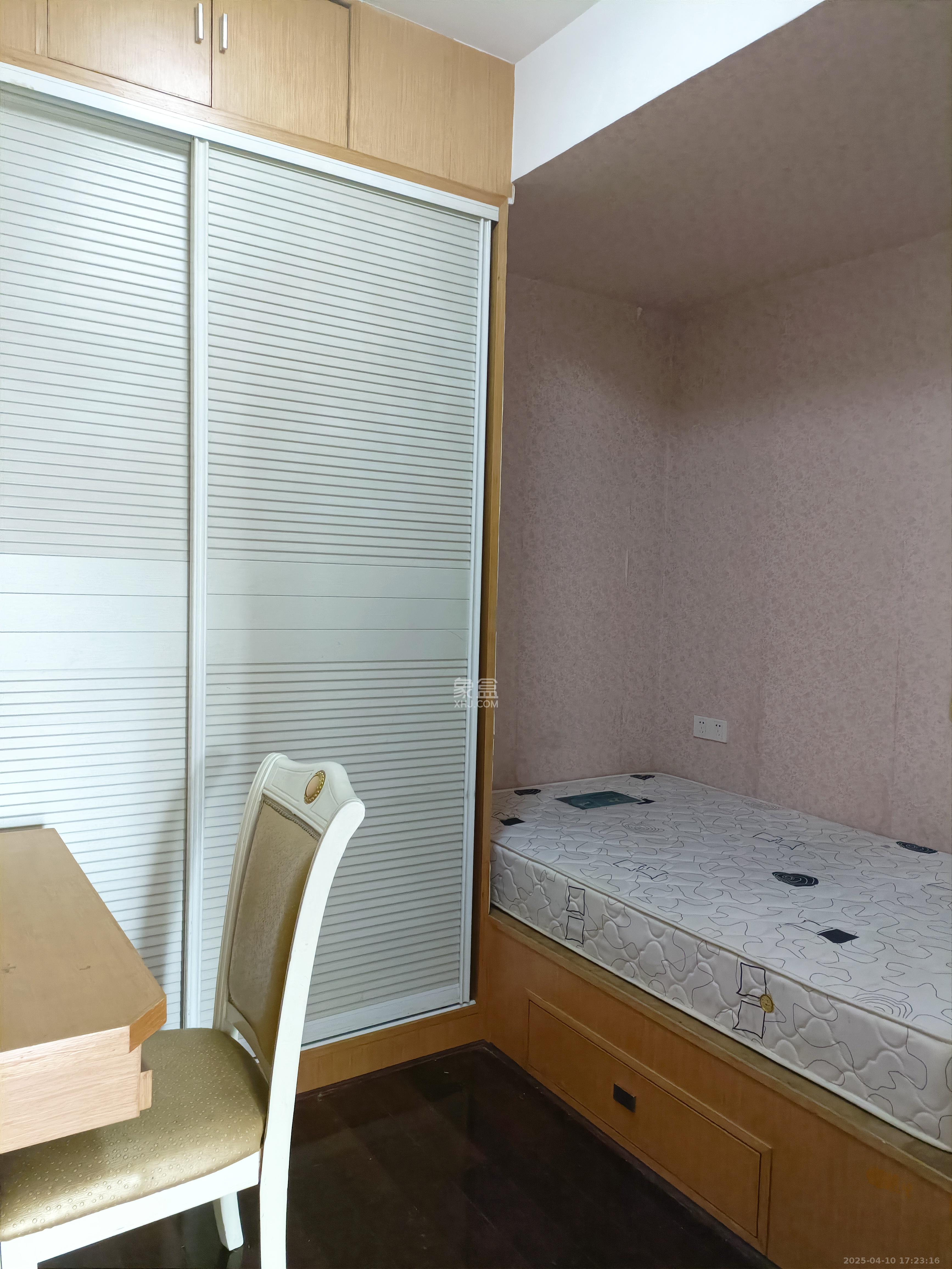 绿城桂花城 3室2厅1卫 2600.0元/月 绿城桂花城 3室2厅1卫 2600.0元/月室内图