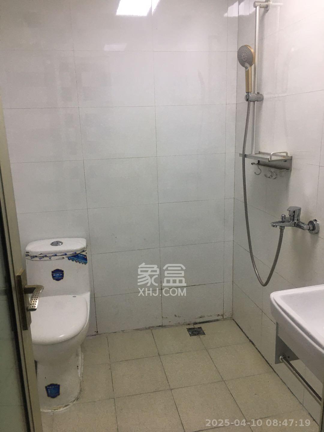 尊邸华庭 1室1厅1卫 1300.0元/月 尊邸华庭 1室1厅1卫 1300.0元/月室内图