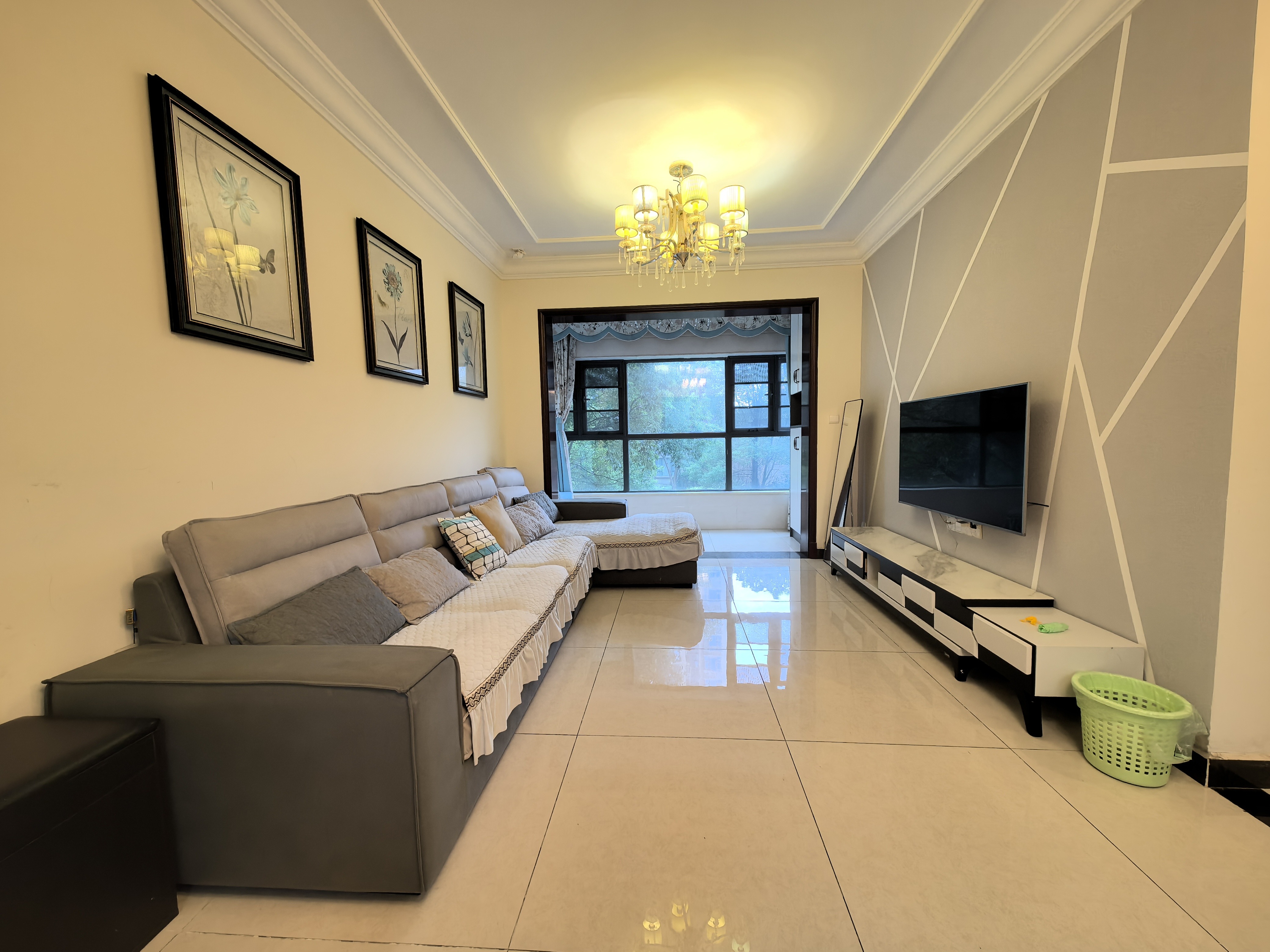 恒大华府 3室2厅1卫 1600.0元/月 恒大华府 3室2厅1卫 1600.0元/月室内图