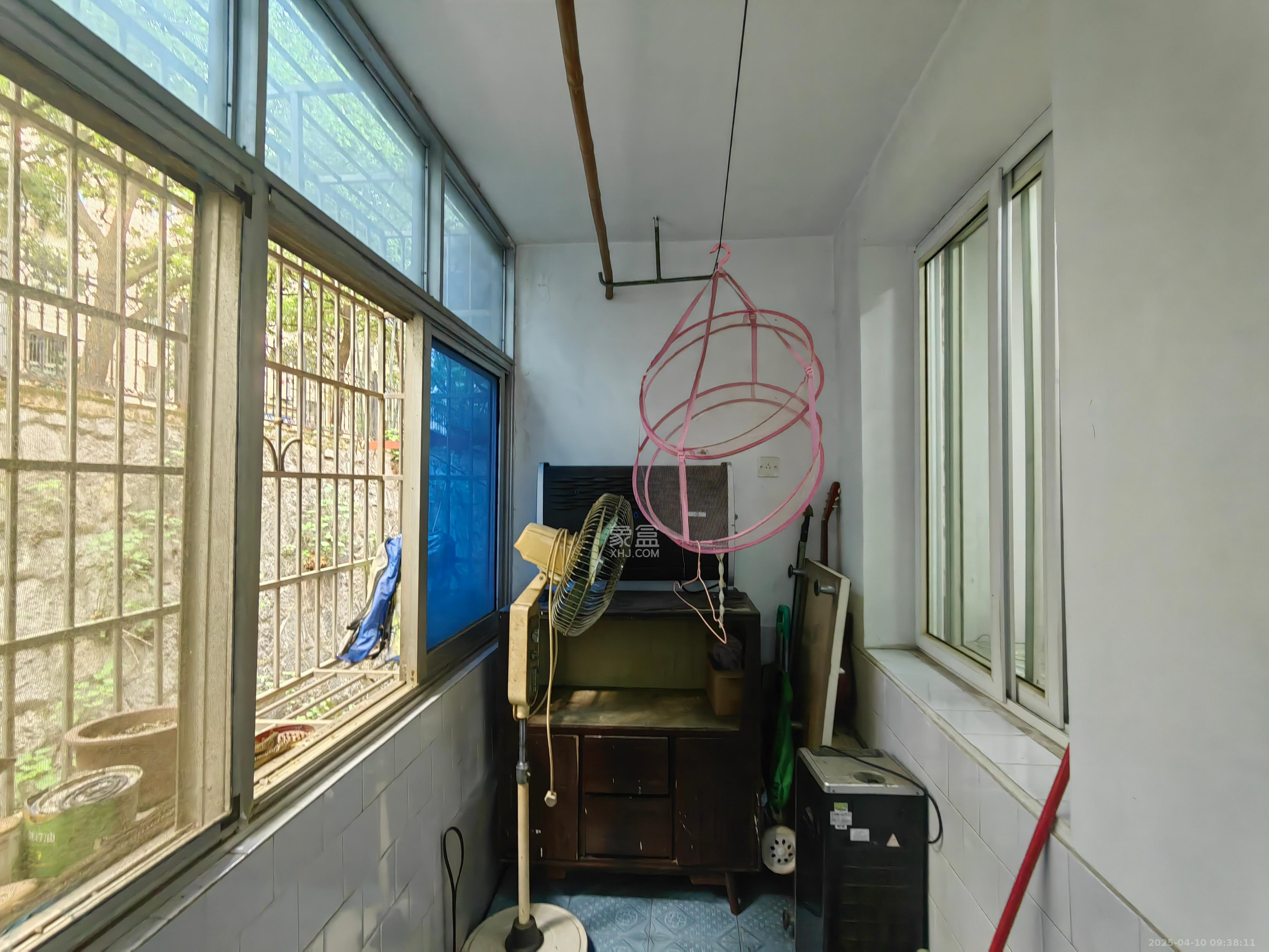 汽制宿舍 2室2厅1卫 1400.0元/月 汽制宿舍 2室2厅1卫 1400.0元/月室内图