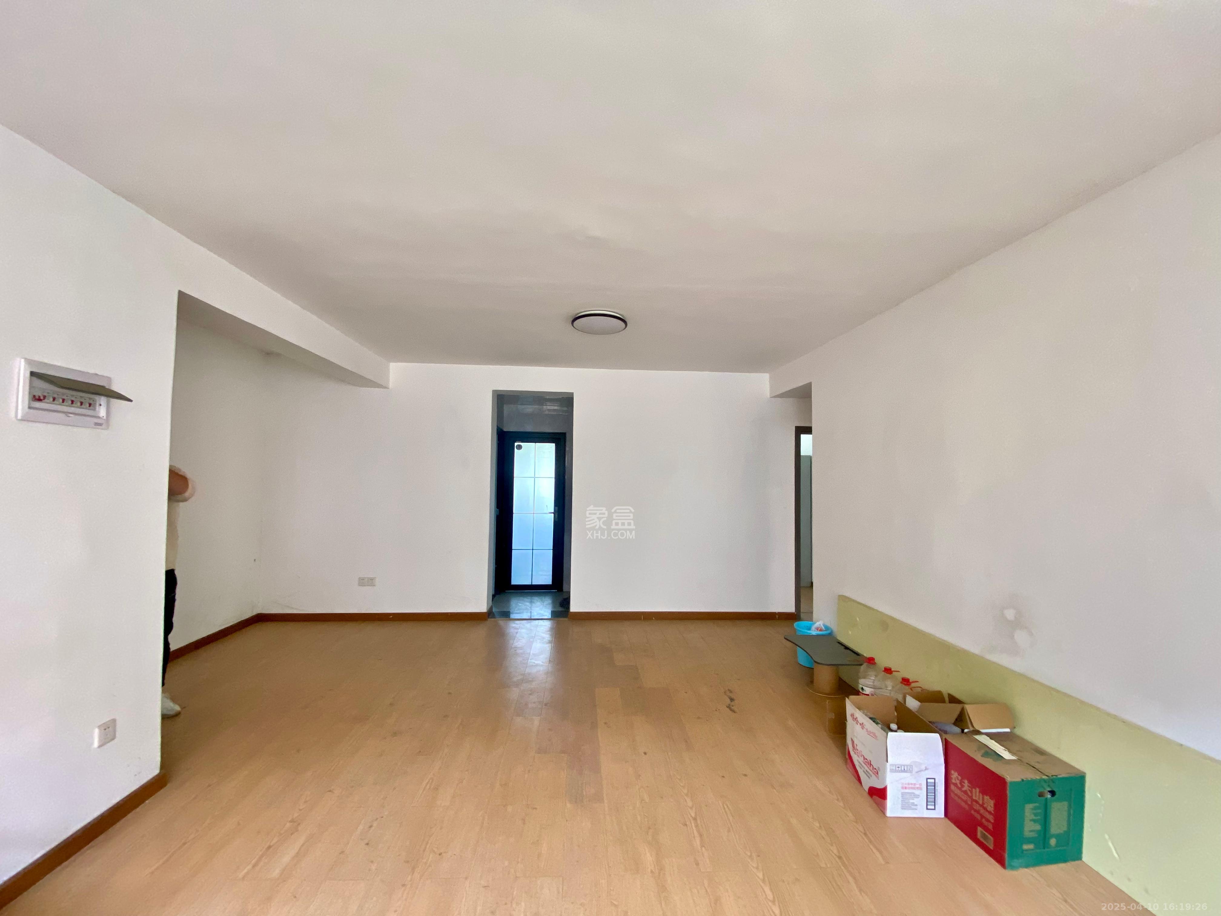 新天小区 3室2厅2卫 1600.0元/月 新天小区 3室2厅2卫 1600.0元/月室内图