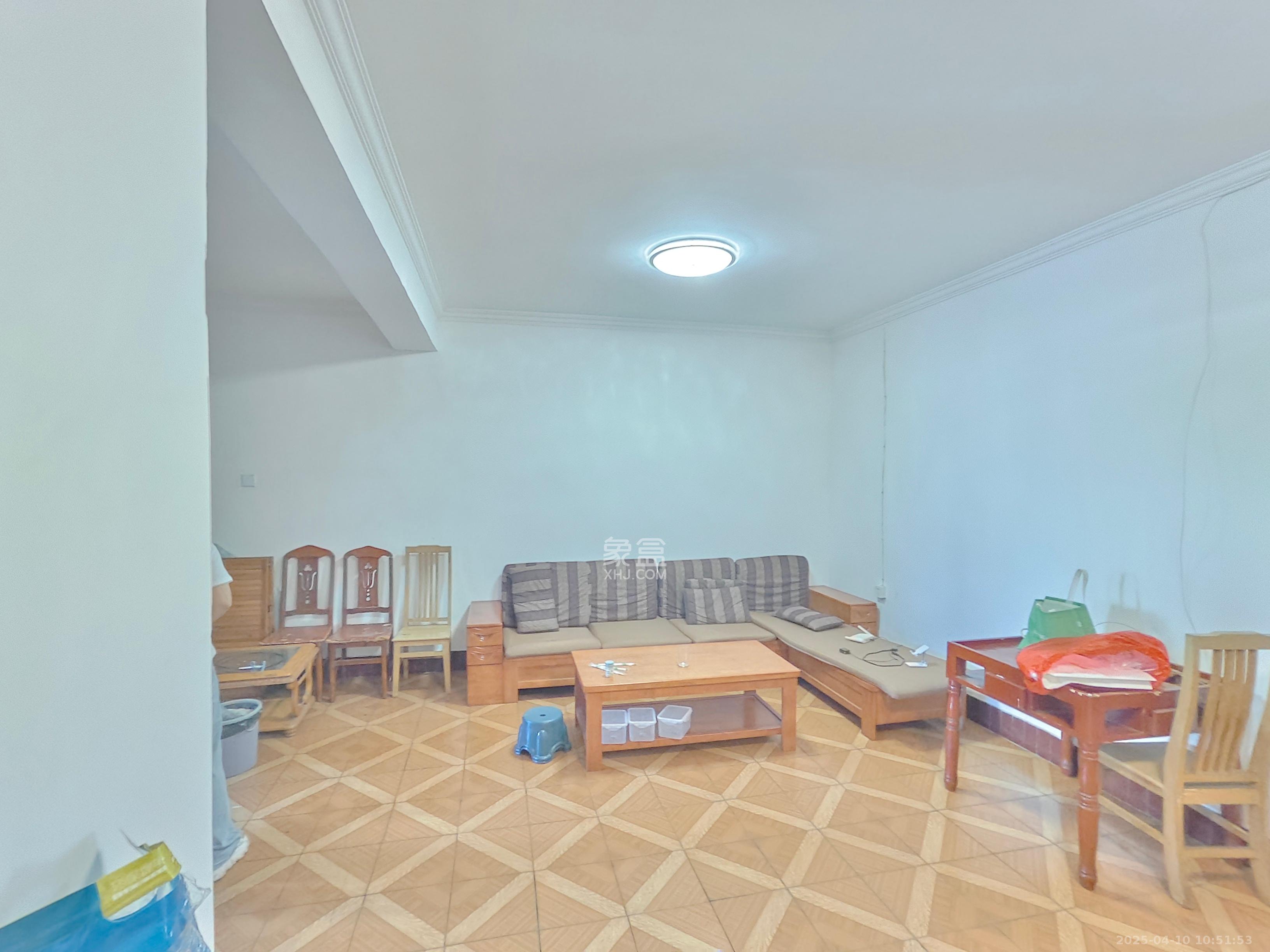 欣欣新村 3室1厅1卫 1700.0元/月 欣欣新村 3室1厅1卫 1700.0元/月室内图