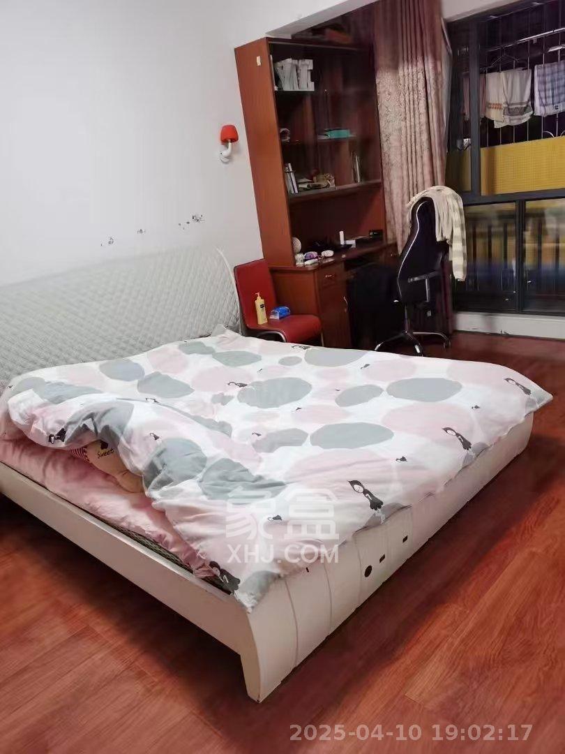 翡翠华庭  1室2厅1卫   2200.00元/月室内图