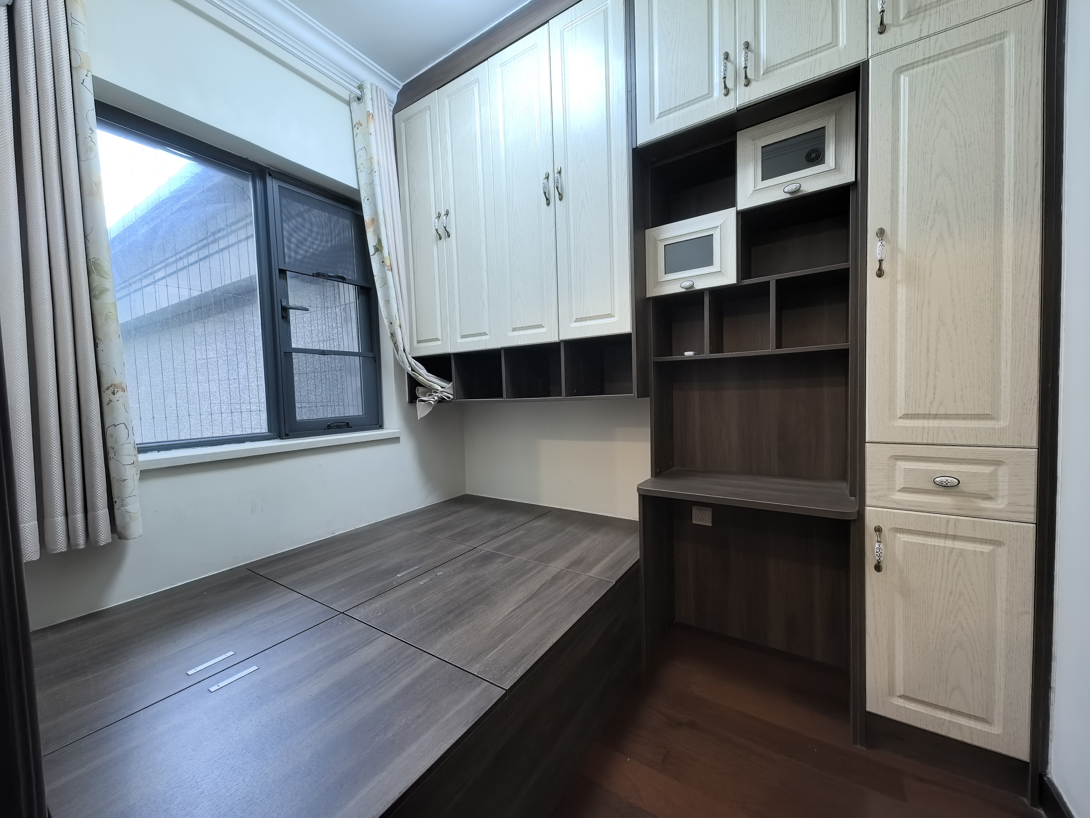 恒大华府 3室2厅1卫 1600.0元/月 恒大华府 3室2厅1卫 1600.0元/月室内图