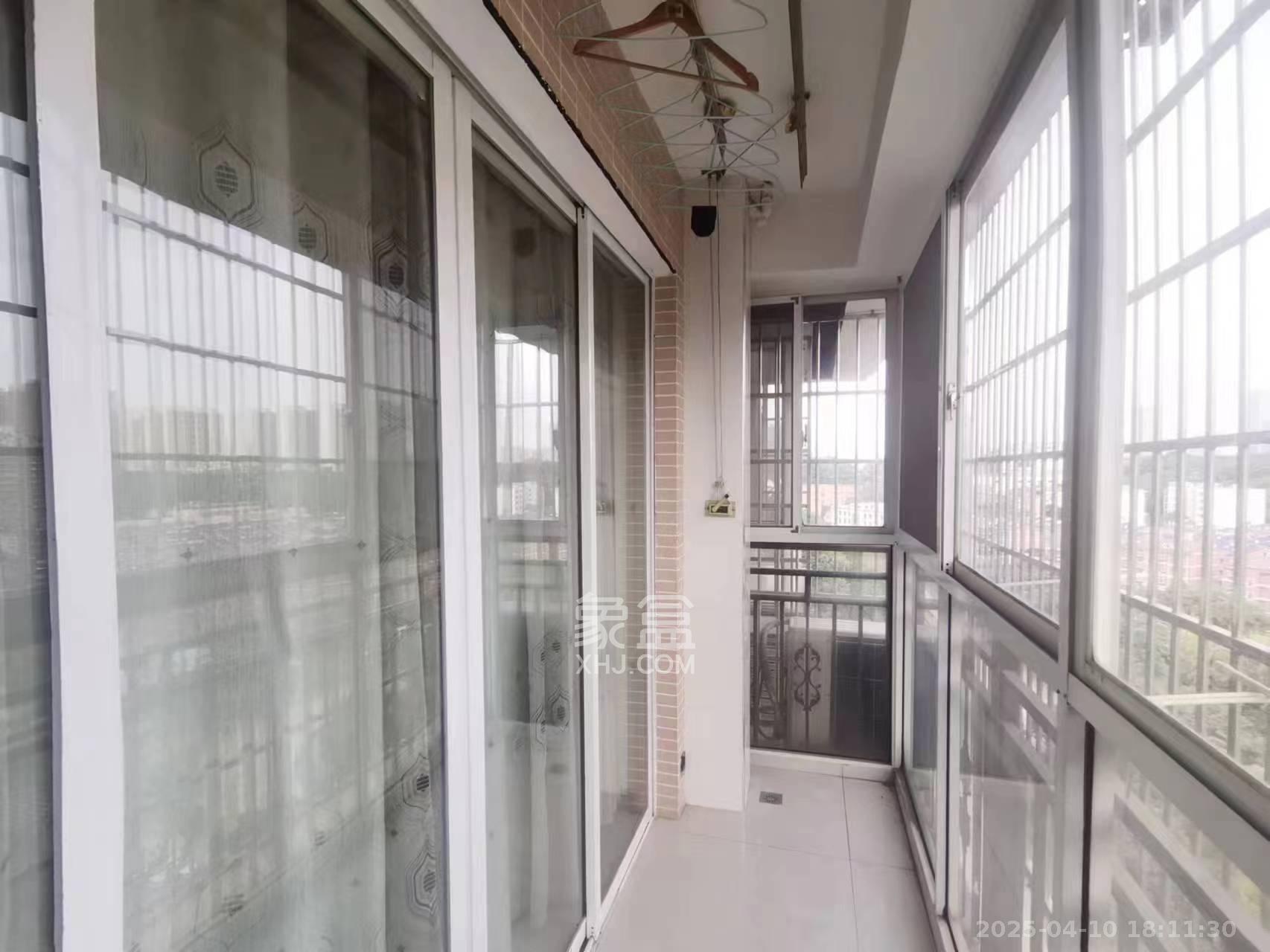城市山水豪园（山水城市风景）  3室2厅2卫   2500.00元/月室内图