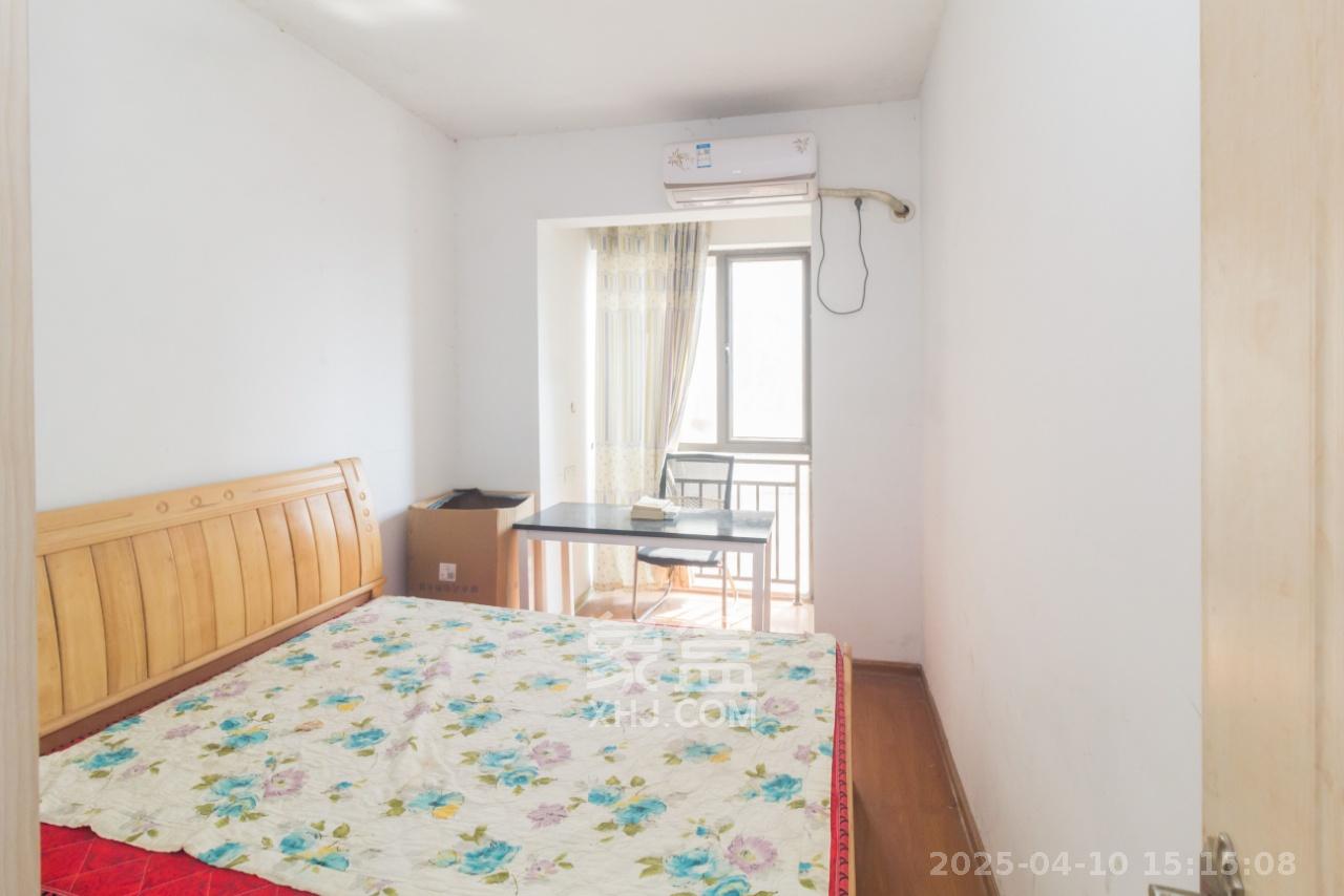 旭辉华庭 3室2厅2卫 1750.0元/月 旭辉华庭 3室2厅2卫 1750.0元/月室内图