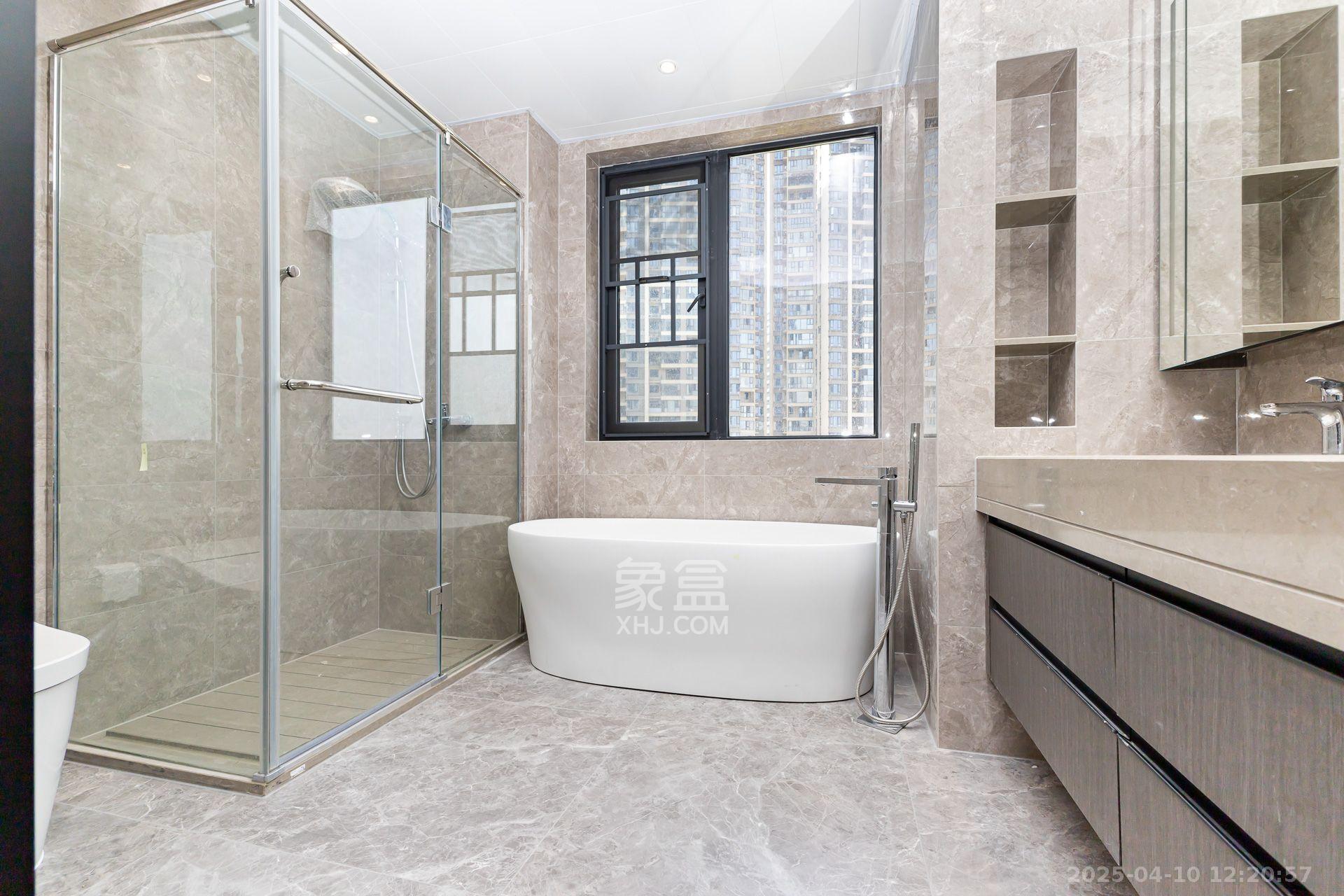 越秀湘江星汇城三期  4室2厅3卫    8500.0元/月 越秀湘江星汇城三期  4室2厅3卫    8500.0元/月室内图