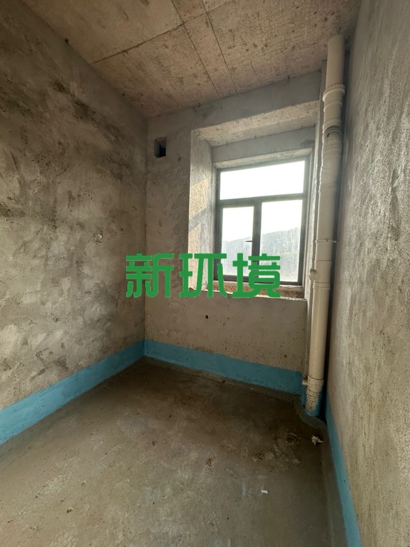 丽景水苑  3室2厅2卫   58.00万客厅