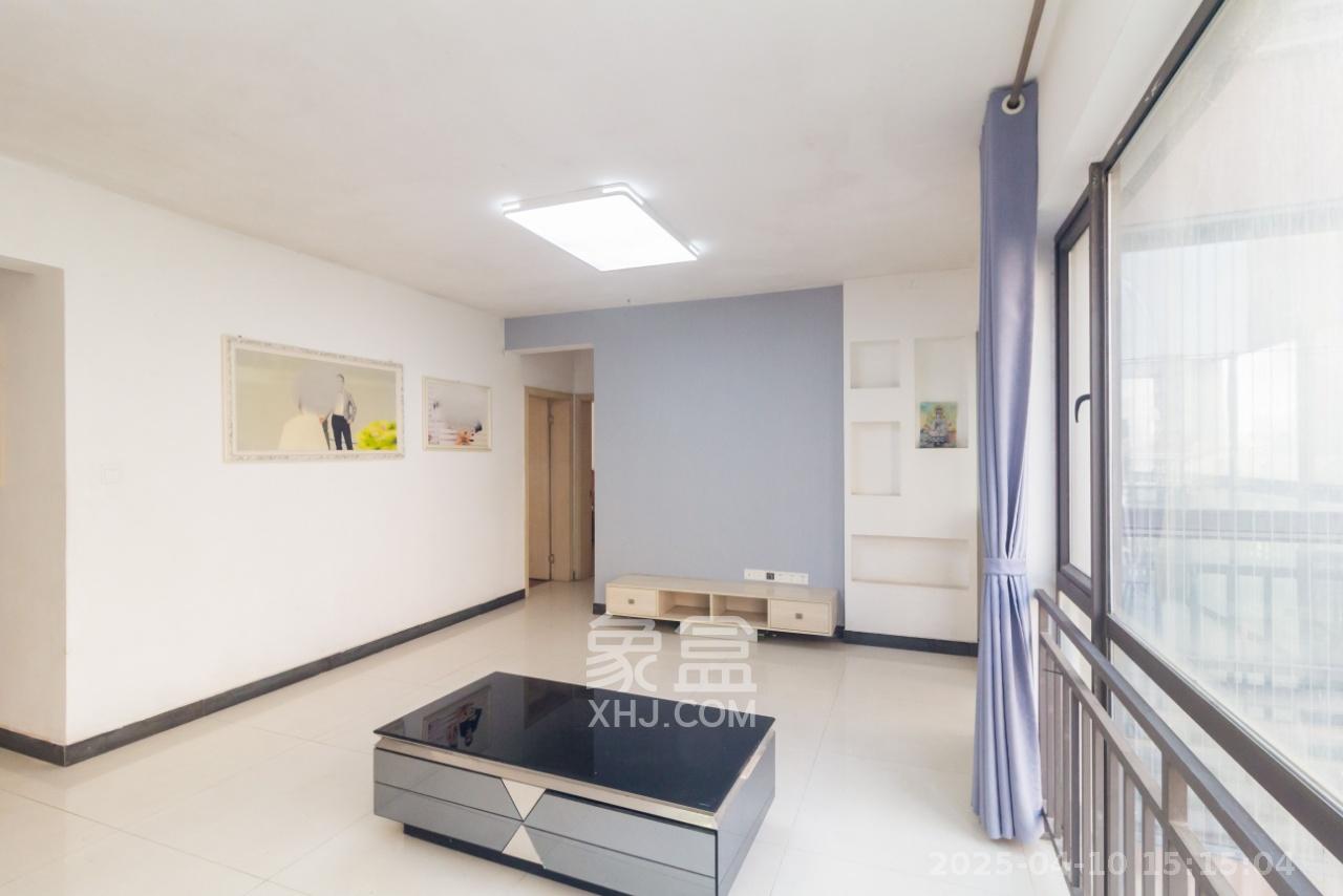 旭辉华庭 3室2厅2卫 1750.0元/月 旭辉华庭 3室2厅2卫 1750.0元/月室内图