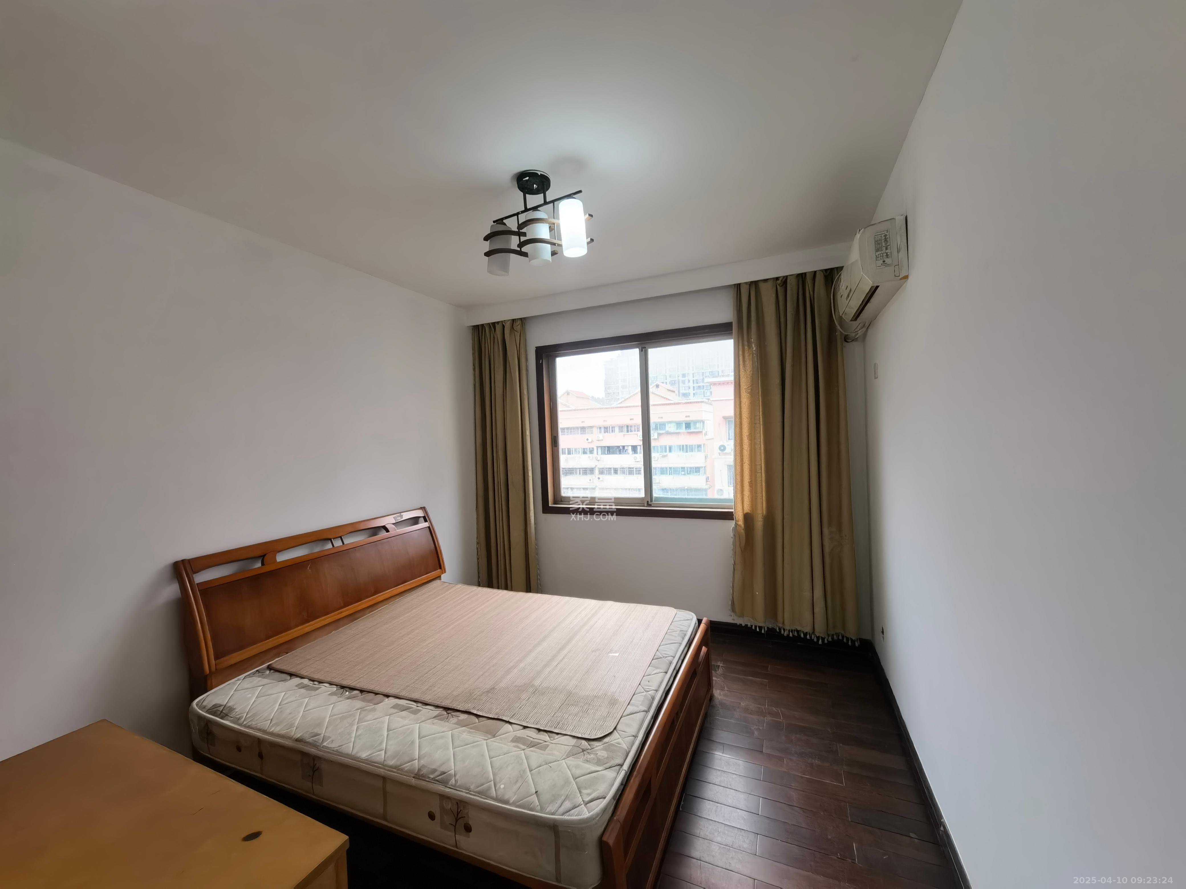 湘卫花苑 4室2厅2卫 2800.0元/月 湘卫花苑 4室2厅2卫 2800.0元/月室内图