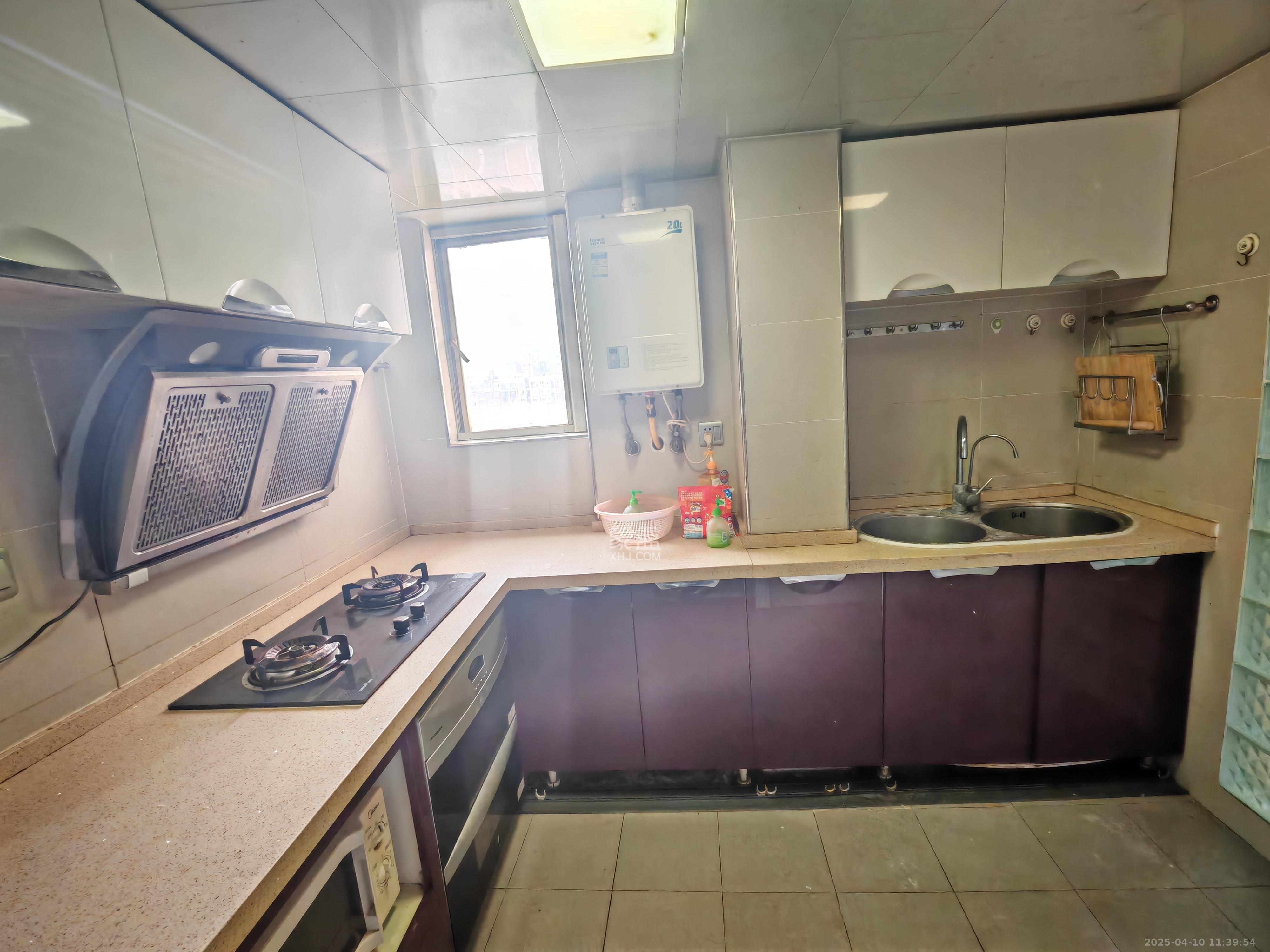 南国嘉苑 5室2厅2卫 3200.0元/月 南国嘉苑 5室2厅2卫 3200.0元/月室内图