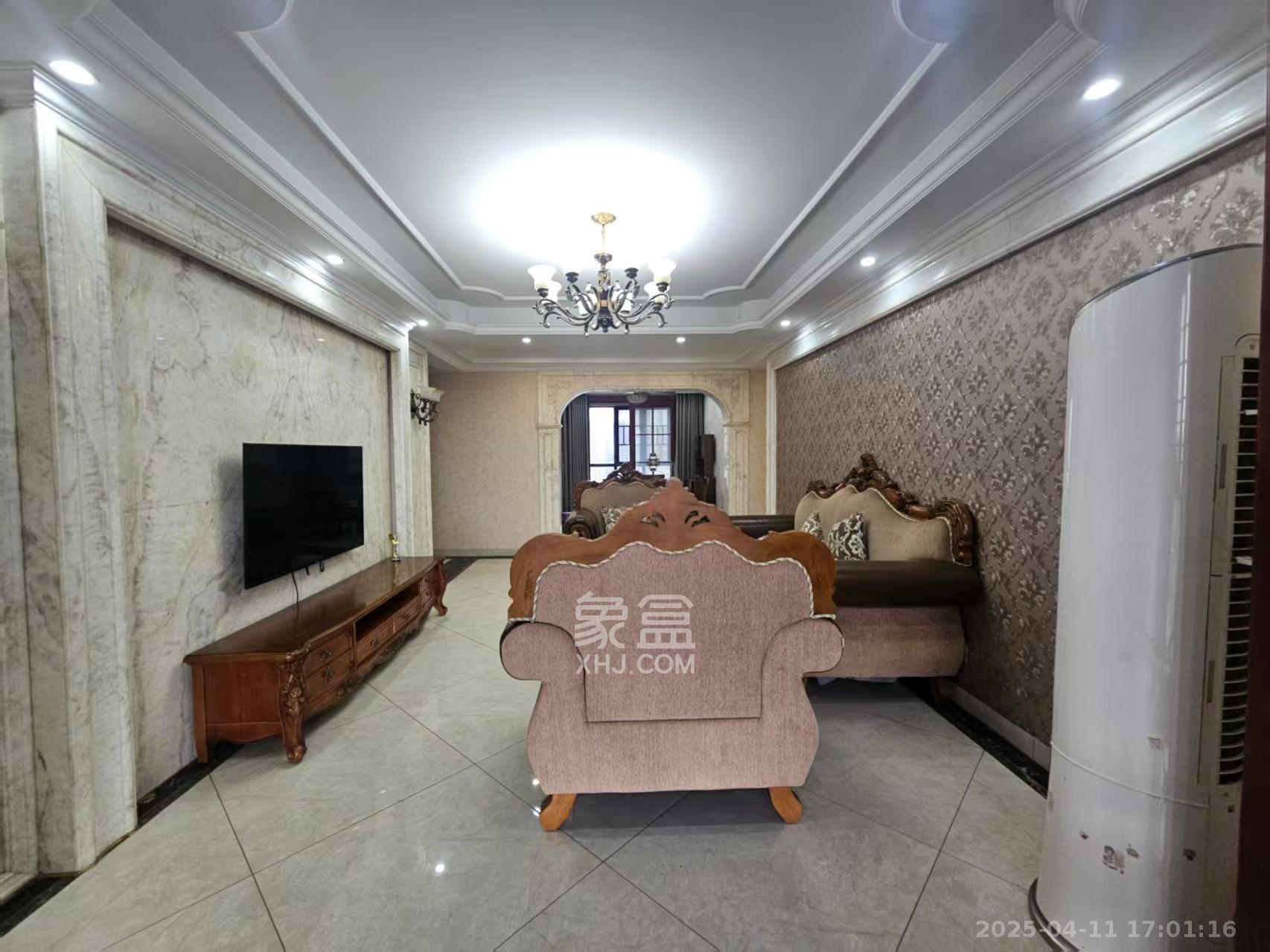 中央美郡 4室2厅2卫 3800.0元/月 中央美郡 4室2厅2卫 3800.0元/月室内图