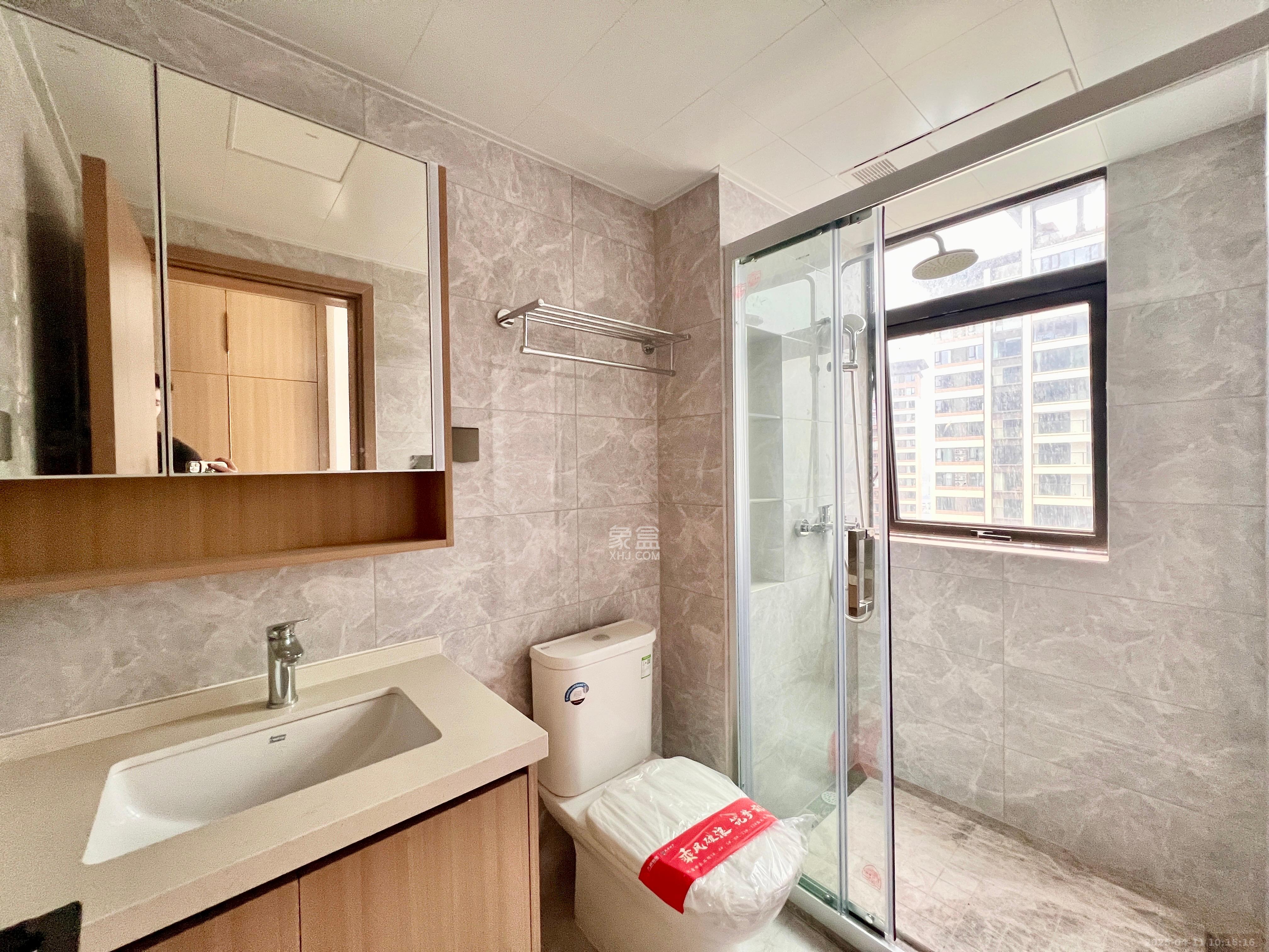 汉唐世家二期 4室2厅2卫 2600.0元/月 汉唐世家二期 4室2厅2卫 2600.0元/月室内图