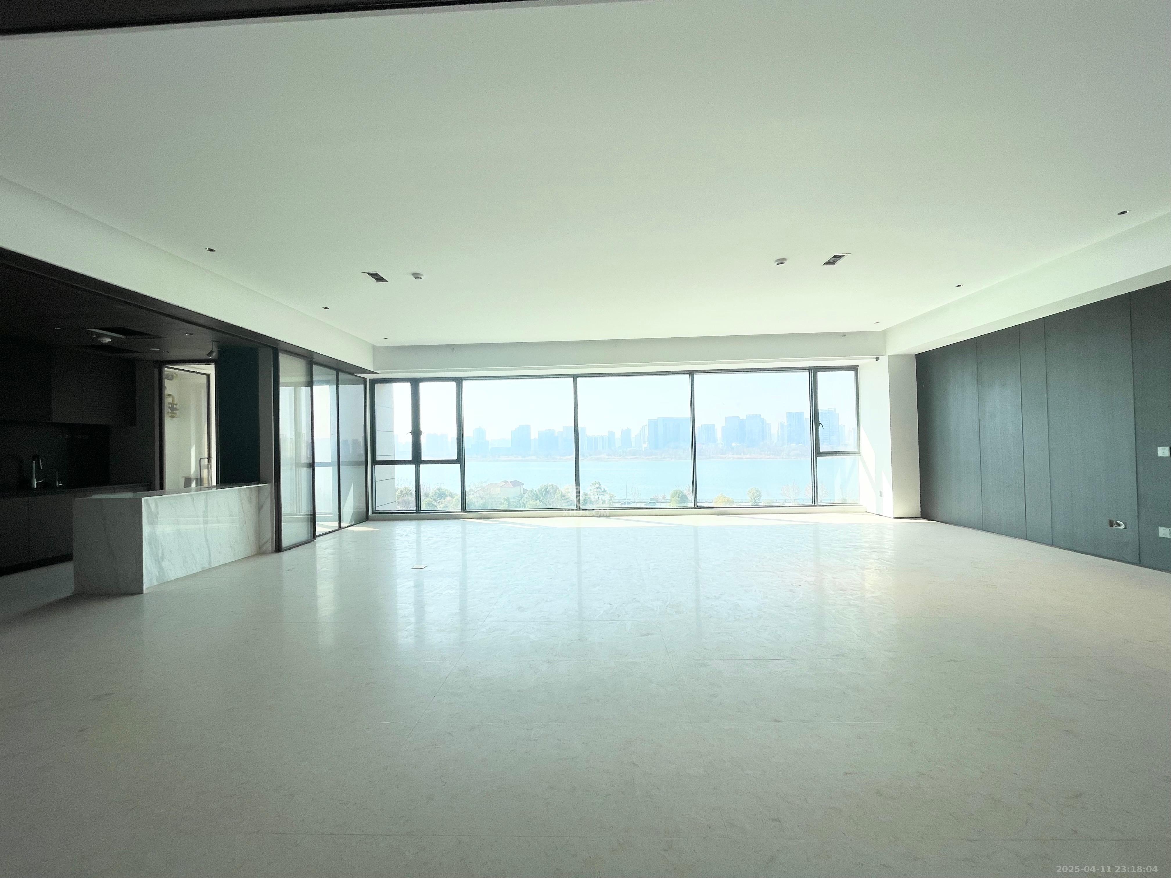 万科紫台 4室2厅3卫 16000.0元/月 万科紫台 4室2厅3卫 16000.0元/月室内图