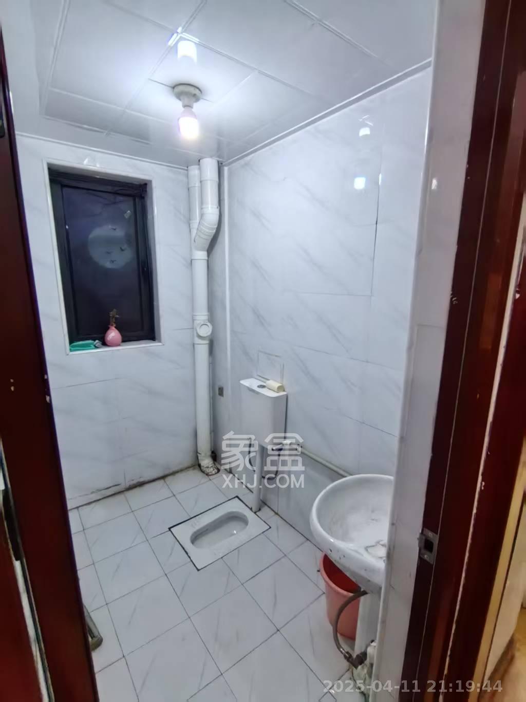 澳海月亮湾  3室2厅2卫   1800.00元/月室内图