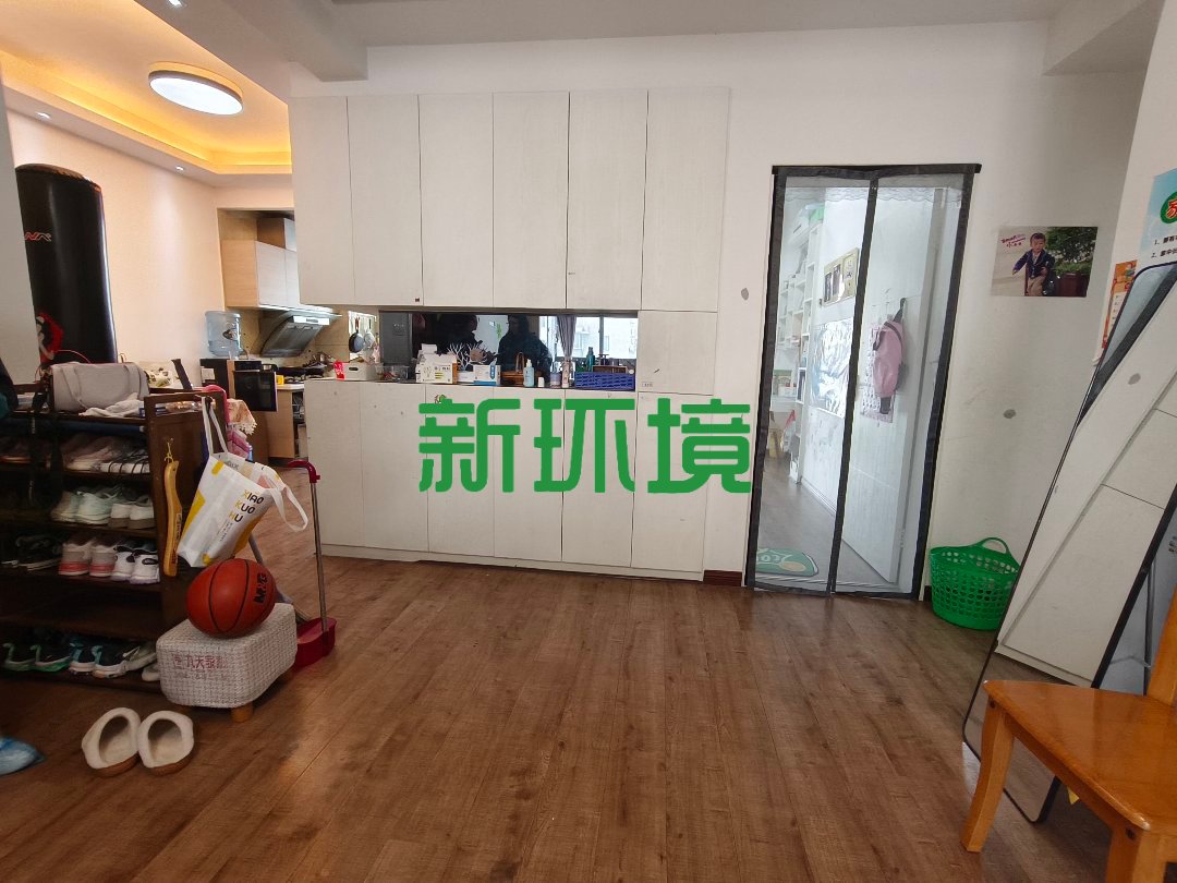 阳光水岸  3室2厅1卫   68.00万客厅