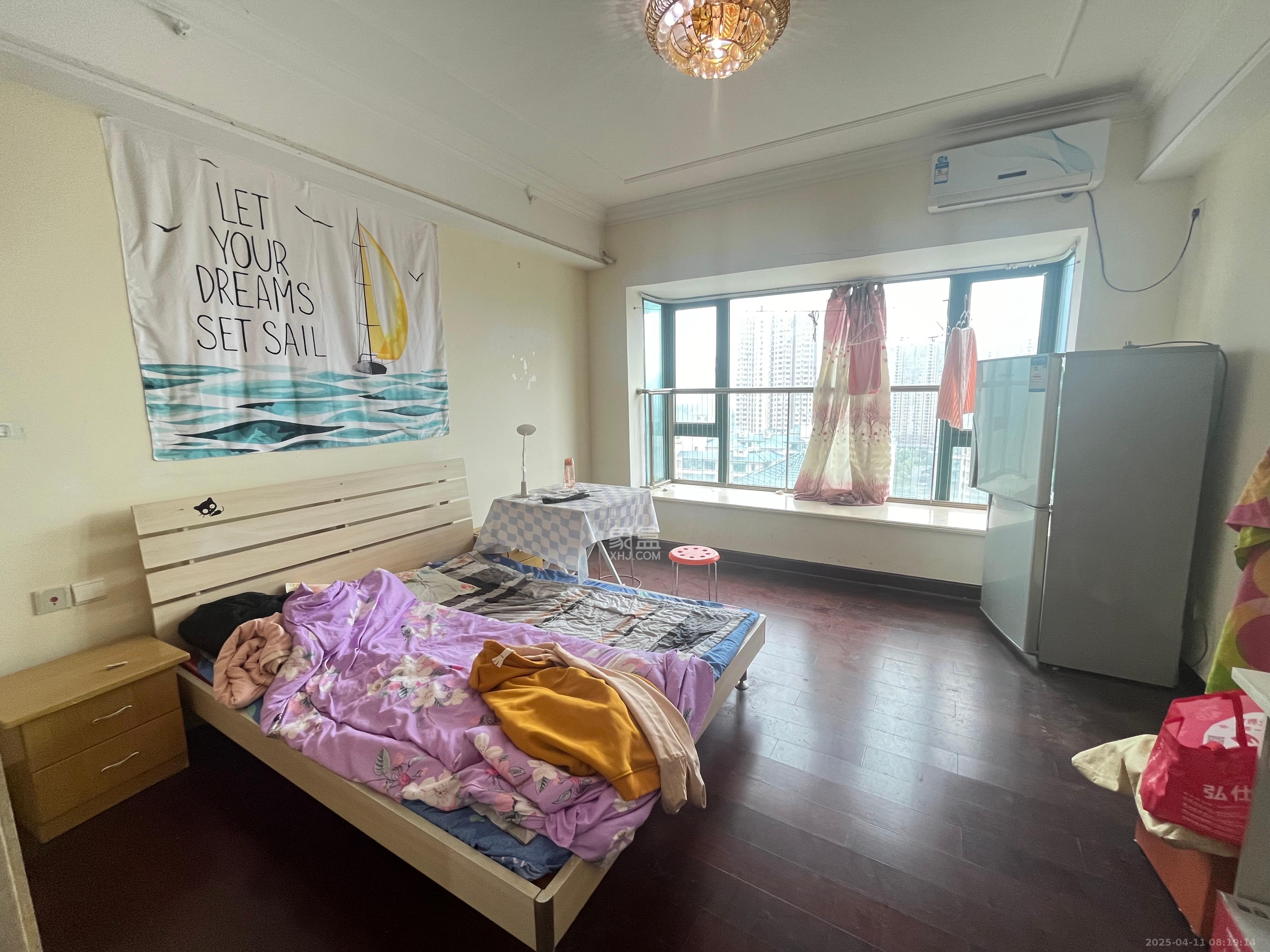 恒大华府  1室1厅1卫    1100.0元/月 恒大华府  1室1厅1卫    1100.0元/月室内图