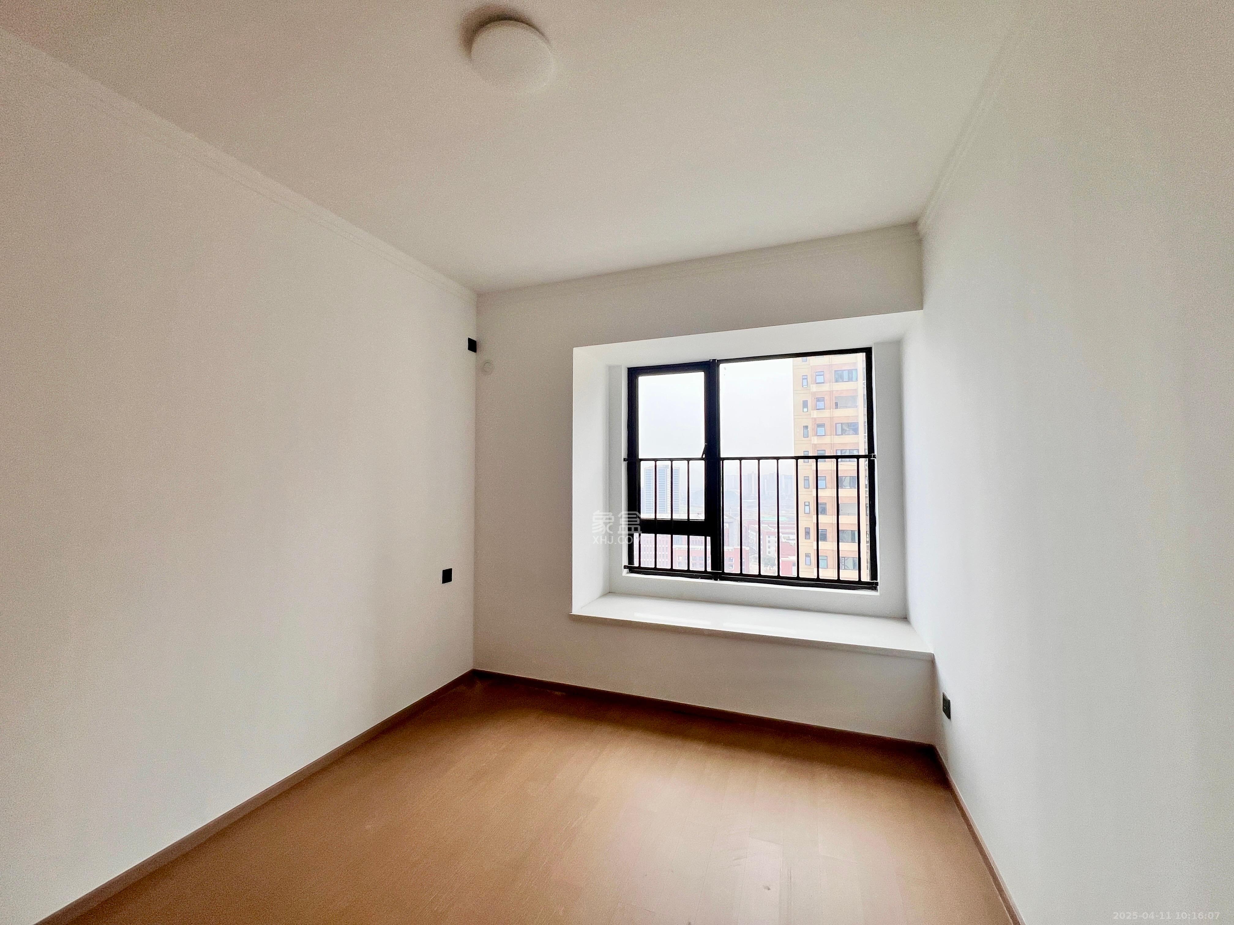 汉唐世家二期 4室2厅2卫 2600.0元/月 汉唐世家二期 4室2厅2卫 2600.0元/月室内图