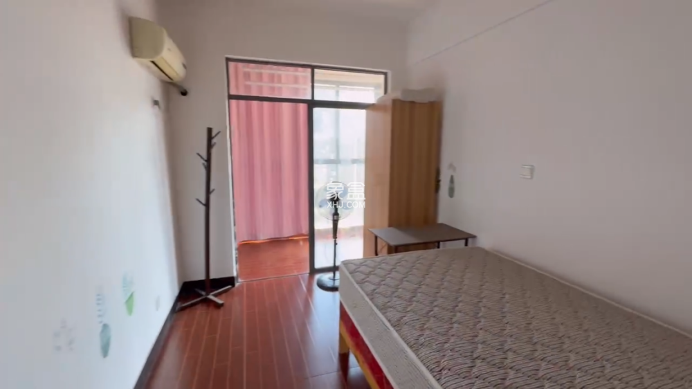 城市风景 4室2厅2卫 71.0万 城市风景 4室2厅2卫 71.0万室内图