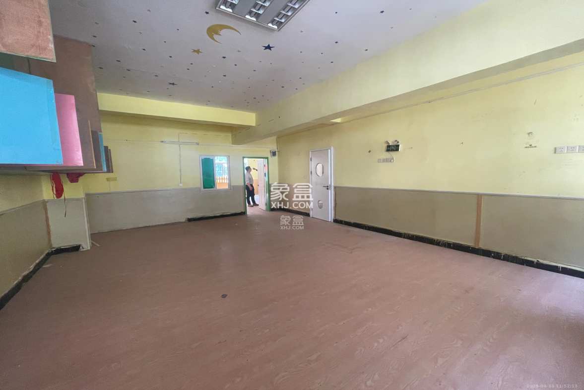 星沙一区  1室0厅0卫    5500.0元/月 星沙一区  1室0厅0卫    5500.0元/月室内图