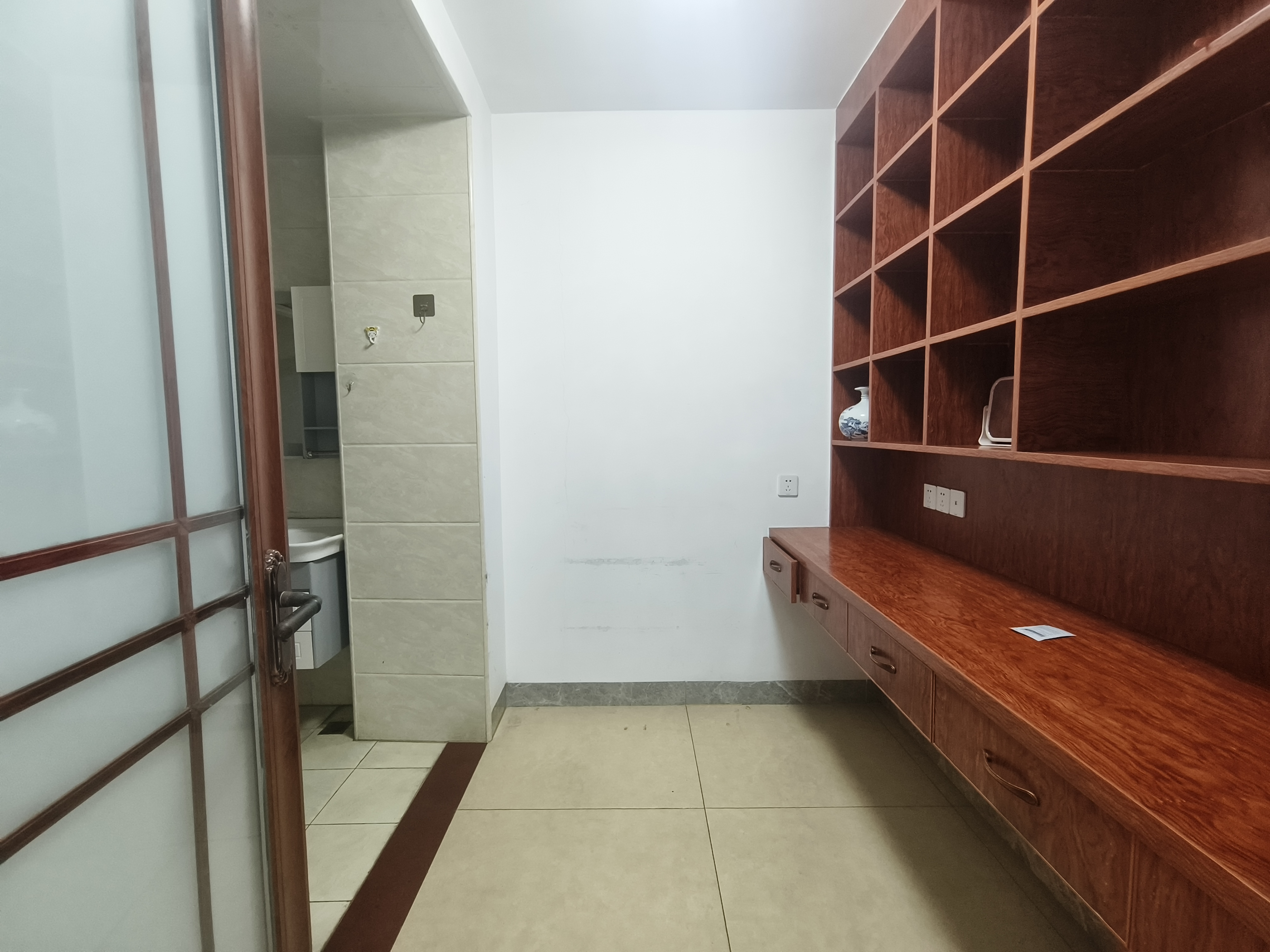 海航豪庭北苑 3室2厅2卫 4500.0元/月 海航豪庭北苑 3室2厅2卫 4500.0元/月室内图