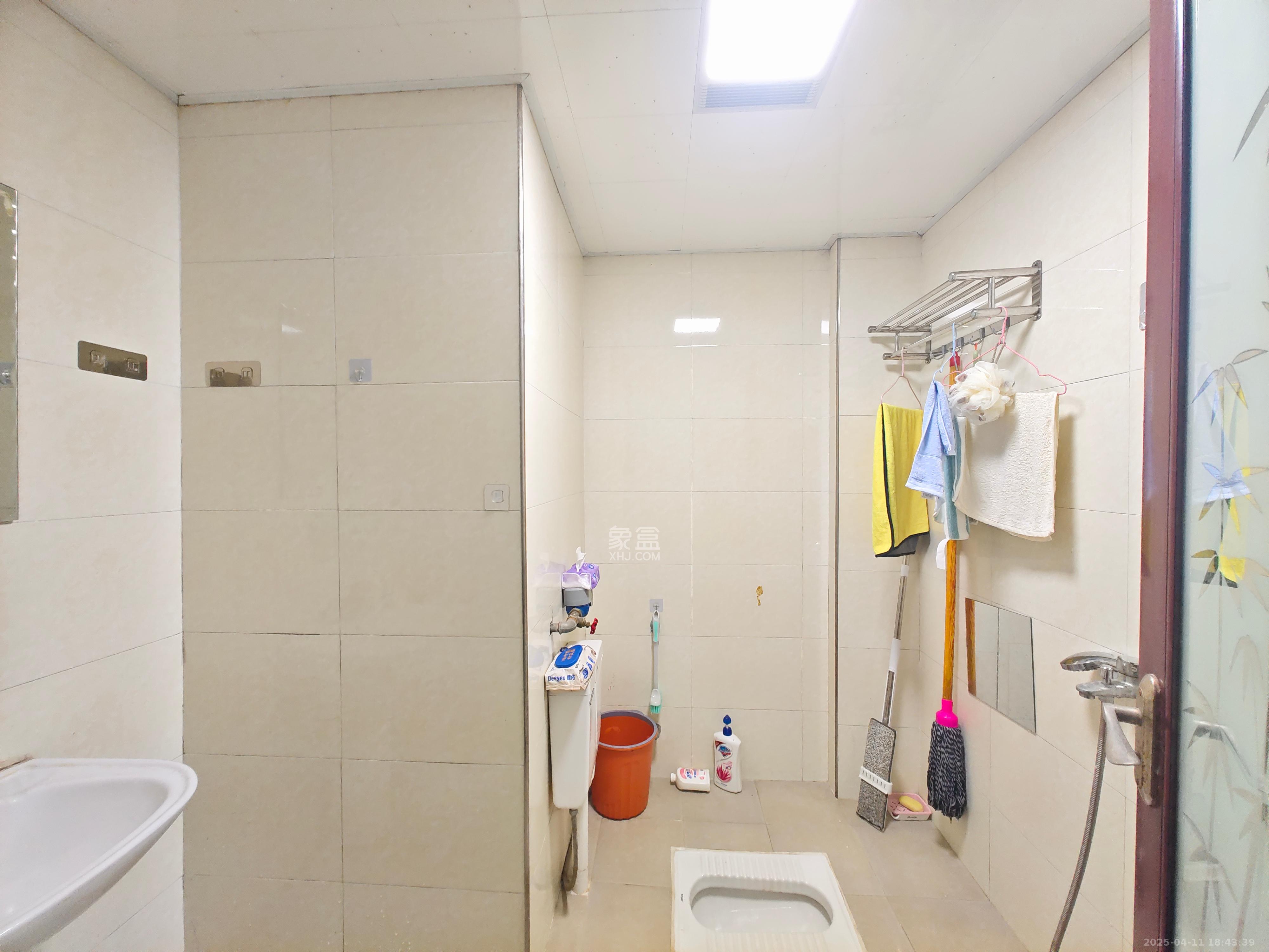 东方航标 1室1厅1卫 1100.0元/月 东方航标 1室1厅1卫 1100.0元/月室内图